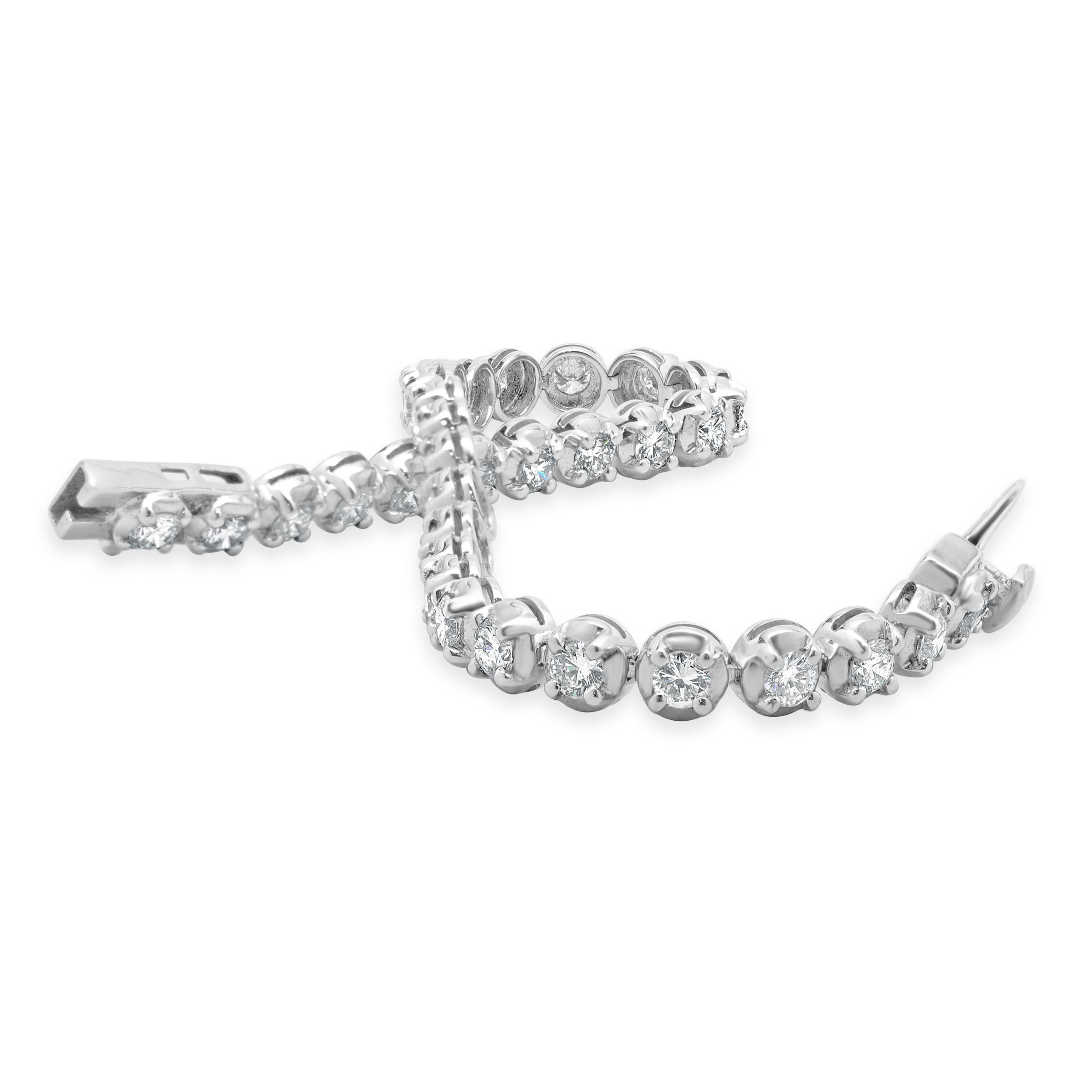 Pulsera de tenis con diamantes en oro blanco de 14 quilates Corte redondo en venta