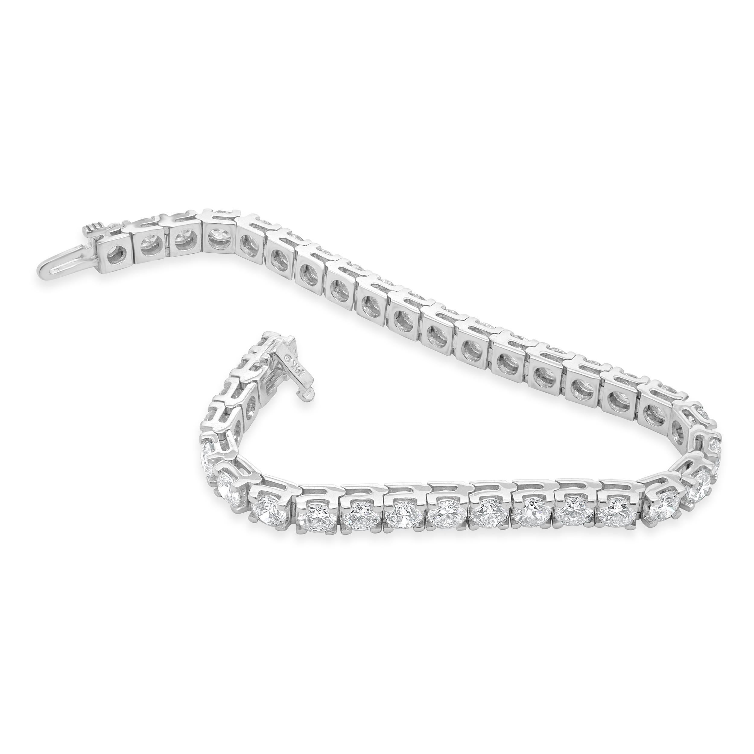 Taille ronde Bracelet tennis en or blanc 14 carats et diamants en vente