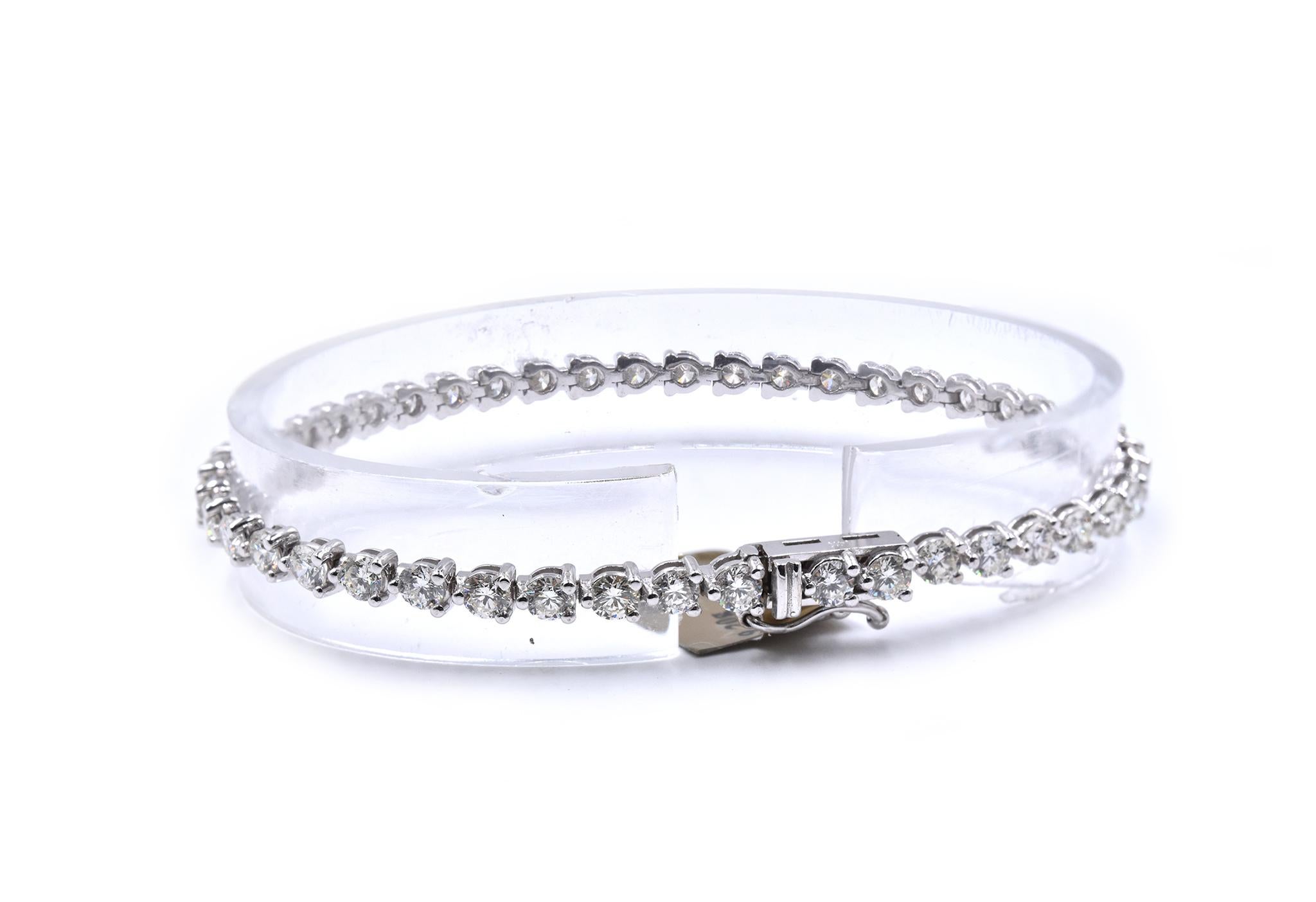 Round Cut 14 Karat White Gold Diamond Tennis Bracelet