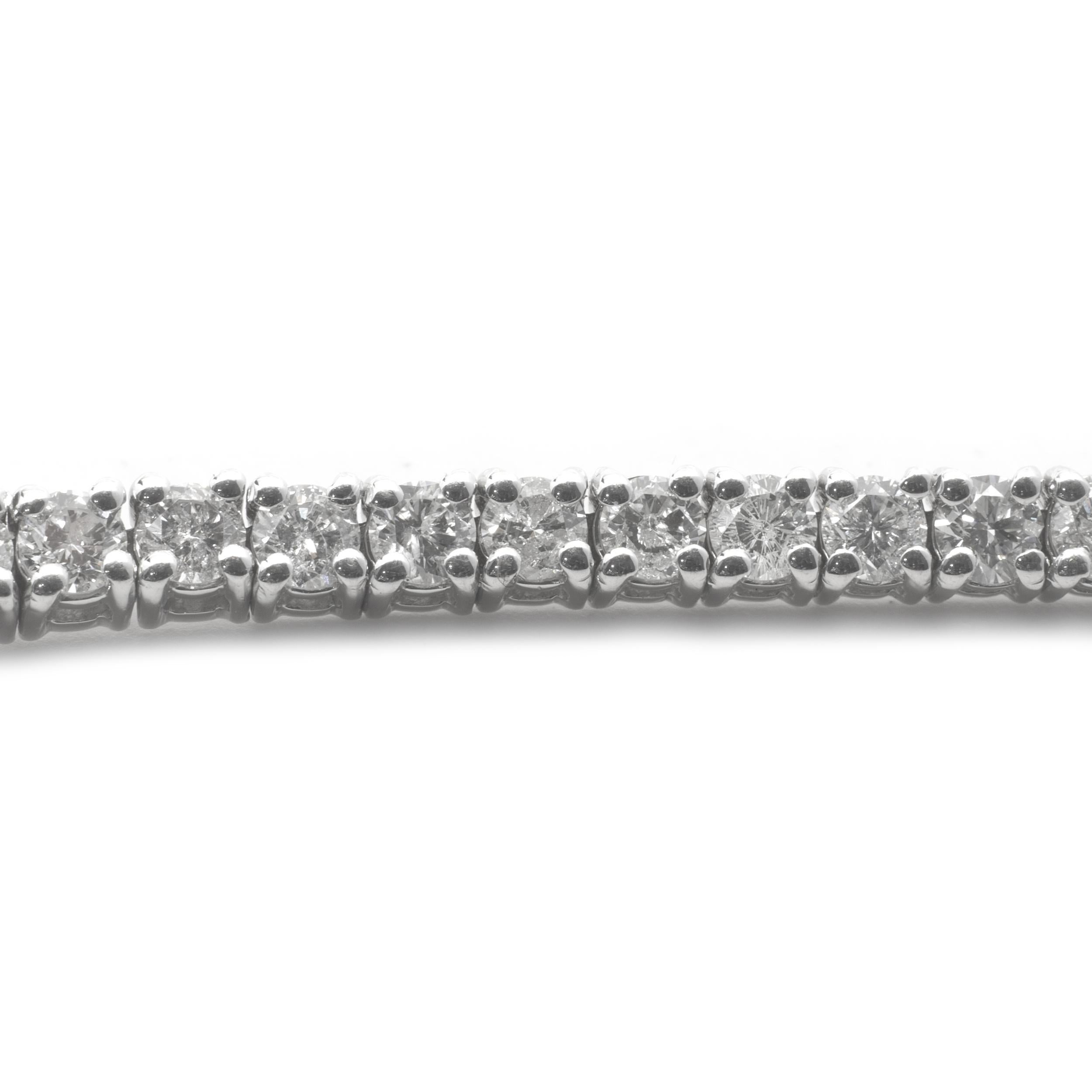 Bracelet tennis en or blanc 14 carats avec diamants Excellent état - En vente à Scottsdale, AZ