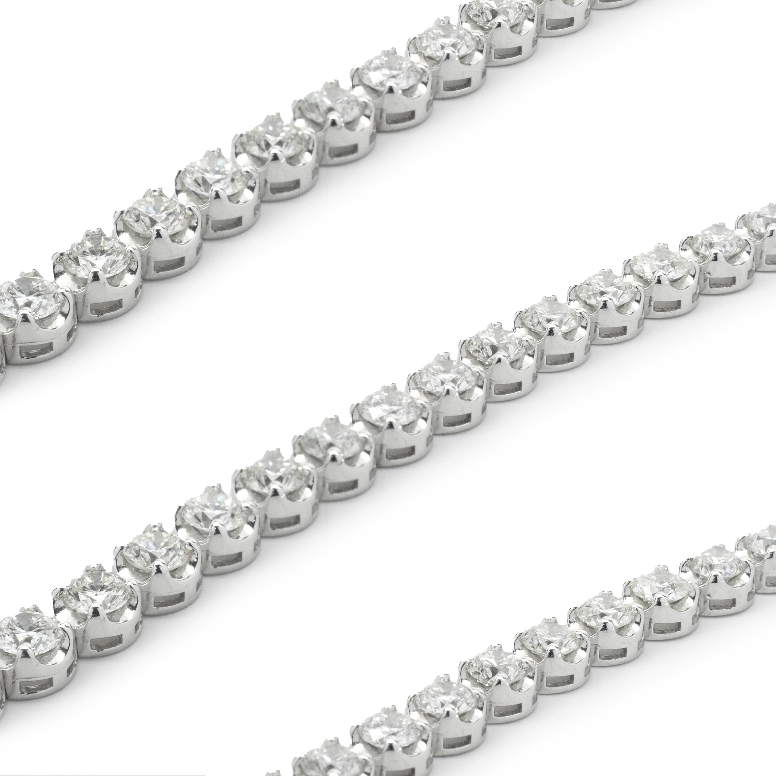 14 Karat White Gold Diamond Tennis Bracelet In Excellent Condition In Scottsdale, AZ