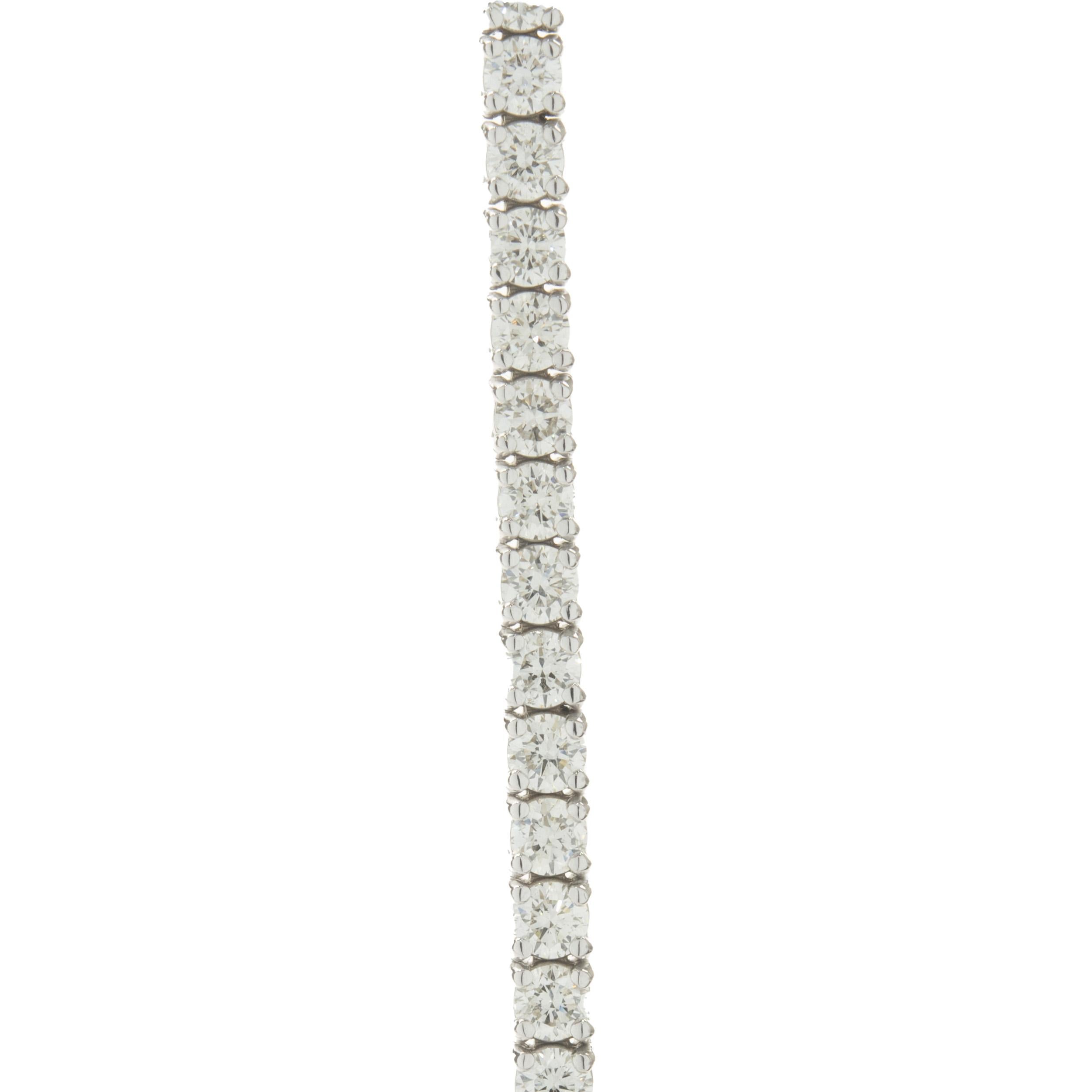 14 Karat Weißgold Diamant-Tennisarmband im Zustand „Hervorragend“ im Angebot in Scottsdale, AZ