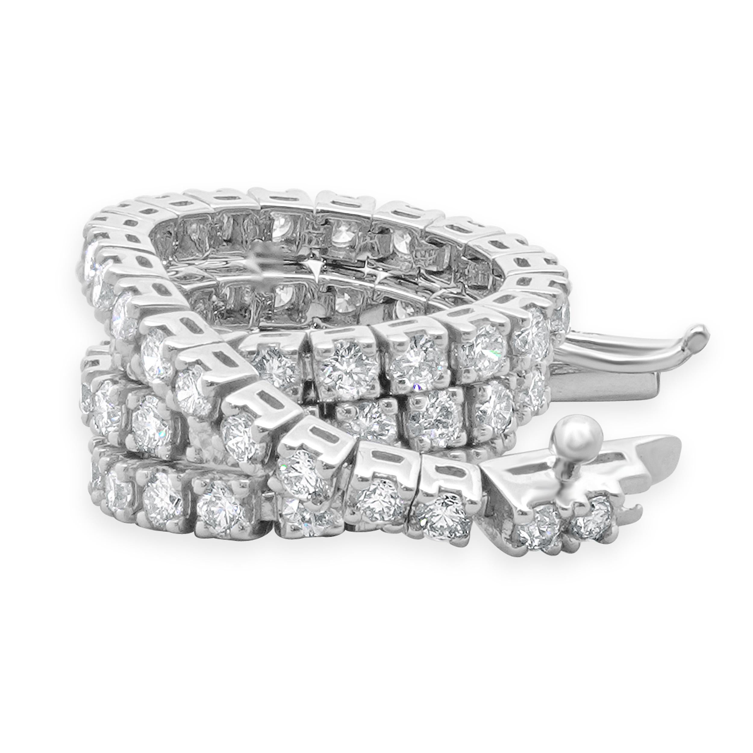 14 Karat White Gold Diamond Tennis Bracelet In Excellent Condition For Sale In Scottsdale, AZ
