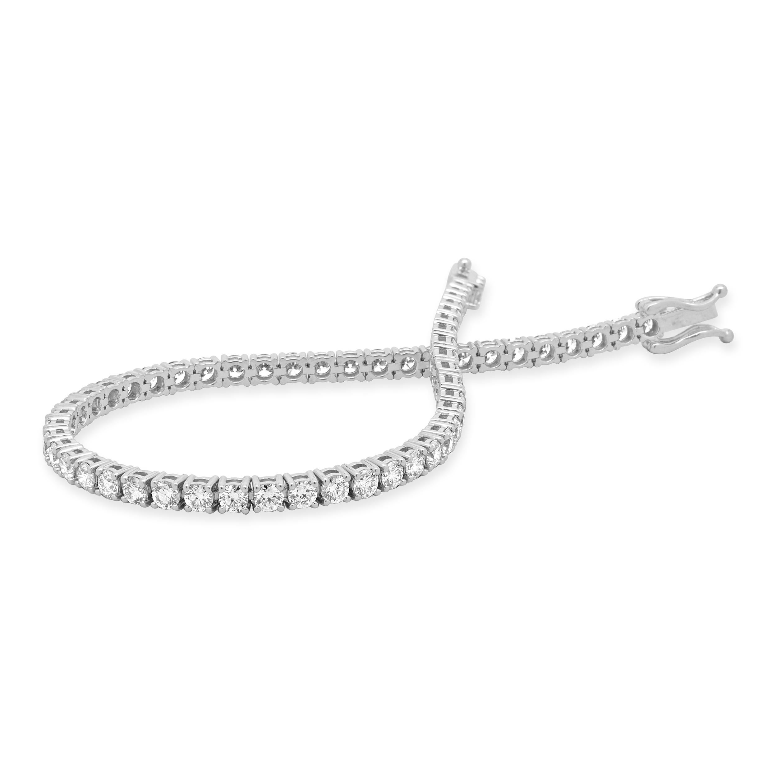 14 Karat Weißgold Diamant-Tennisarmband im Zustand „Hervorragend“ im Angebot in Scottsdale, AZ