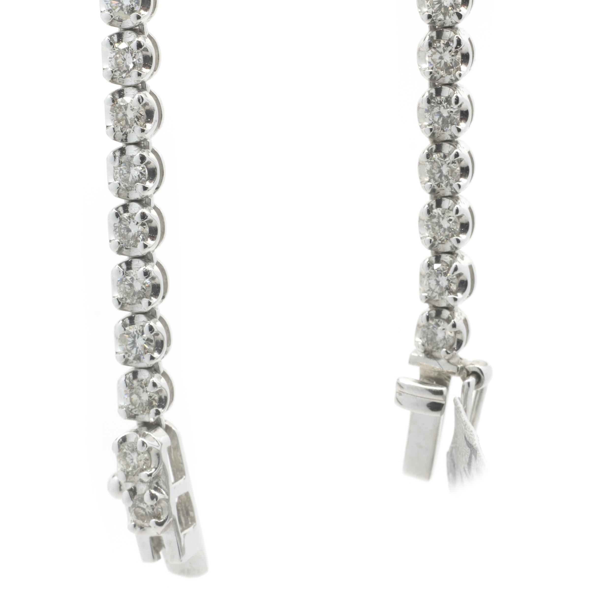 14 Karat Weißgold Diamant-Tennis-Halskette (Rundschliff) im Angebot
