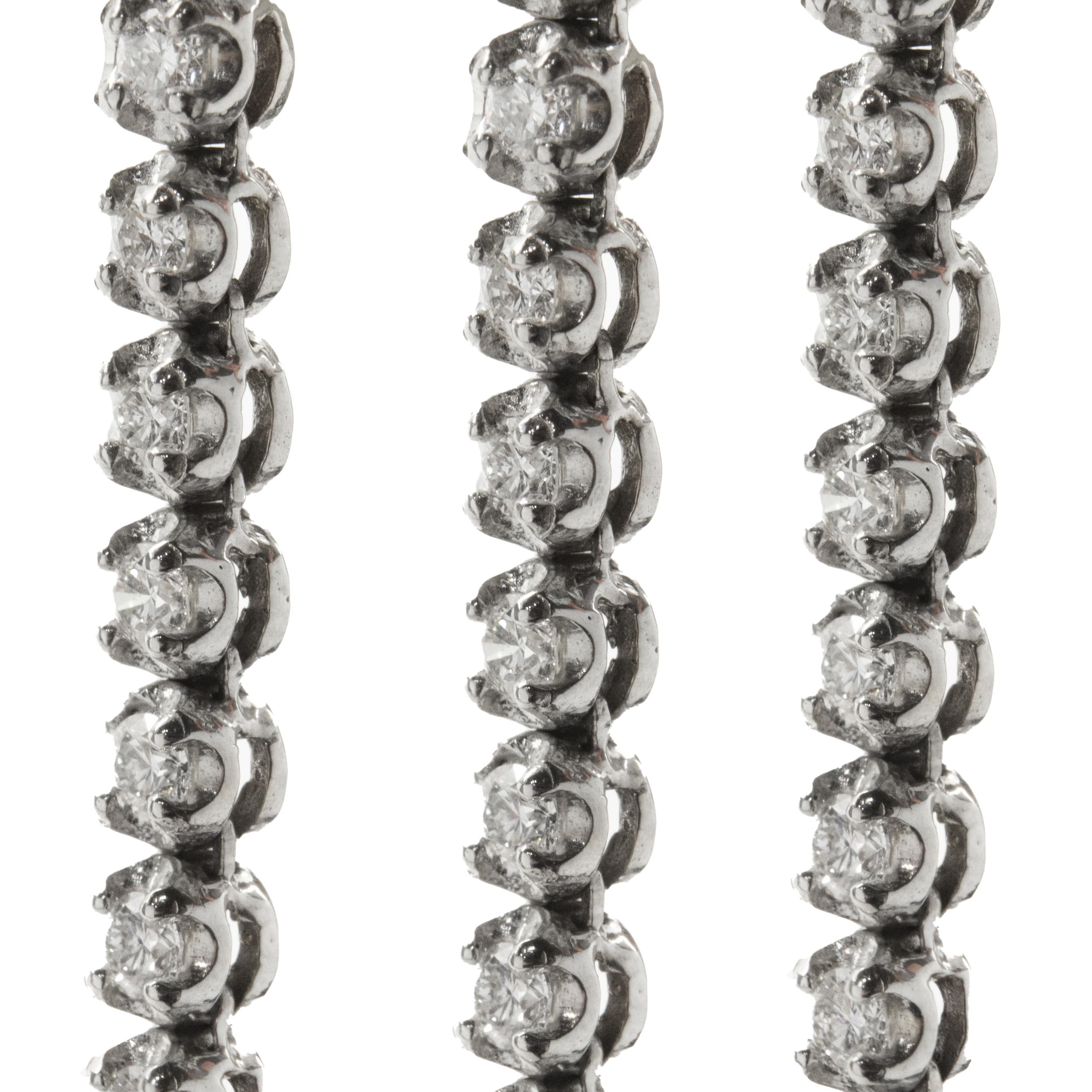 Taille ronde Collier de tennis en or blanc 14 carats et diamants