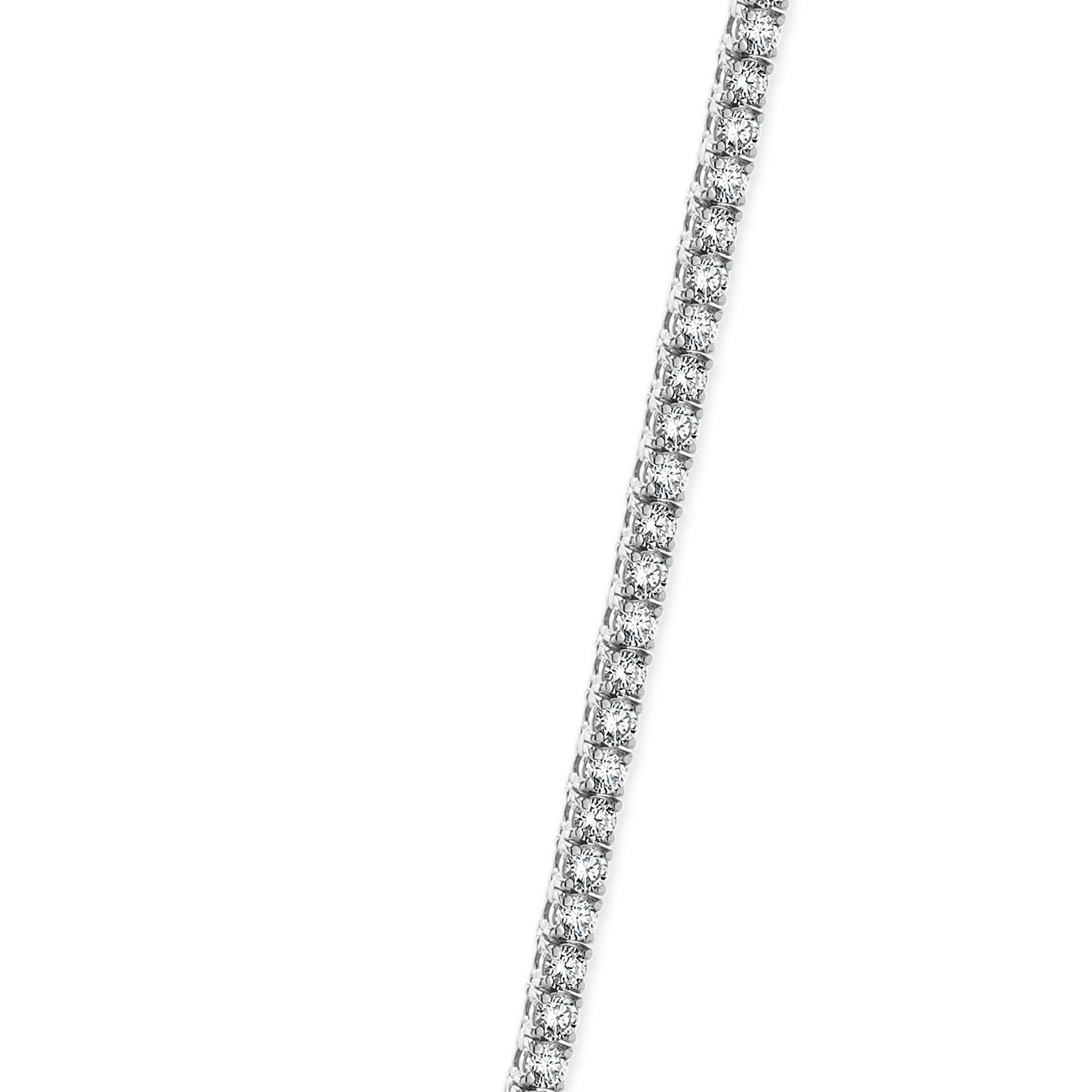 Round Cut 14 Karat White Gold Diamond Tennis Necklace For Sale