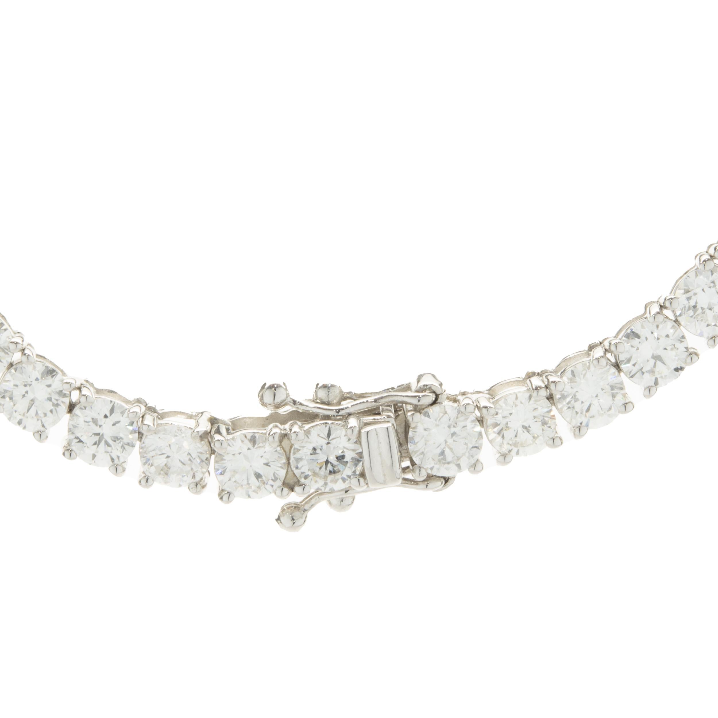 14 Karat Weißgold Diamant-Tennis-Halskette im Zustand „Hervorragend“ im Angebot in Scottsdale, AZ