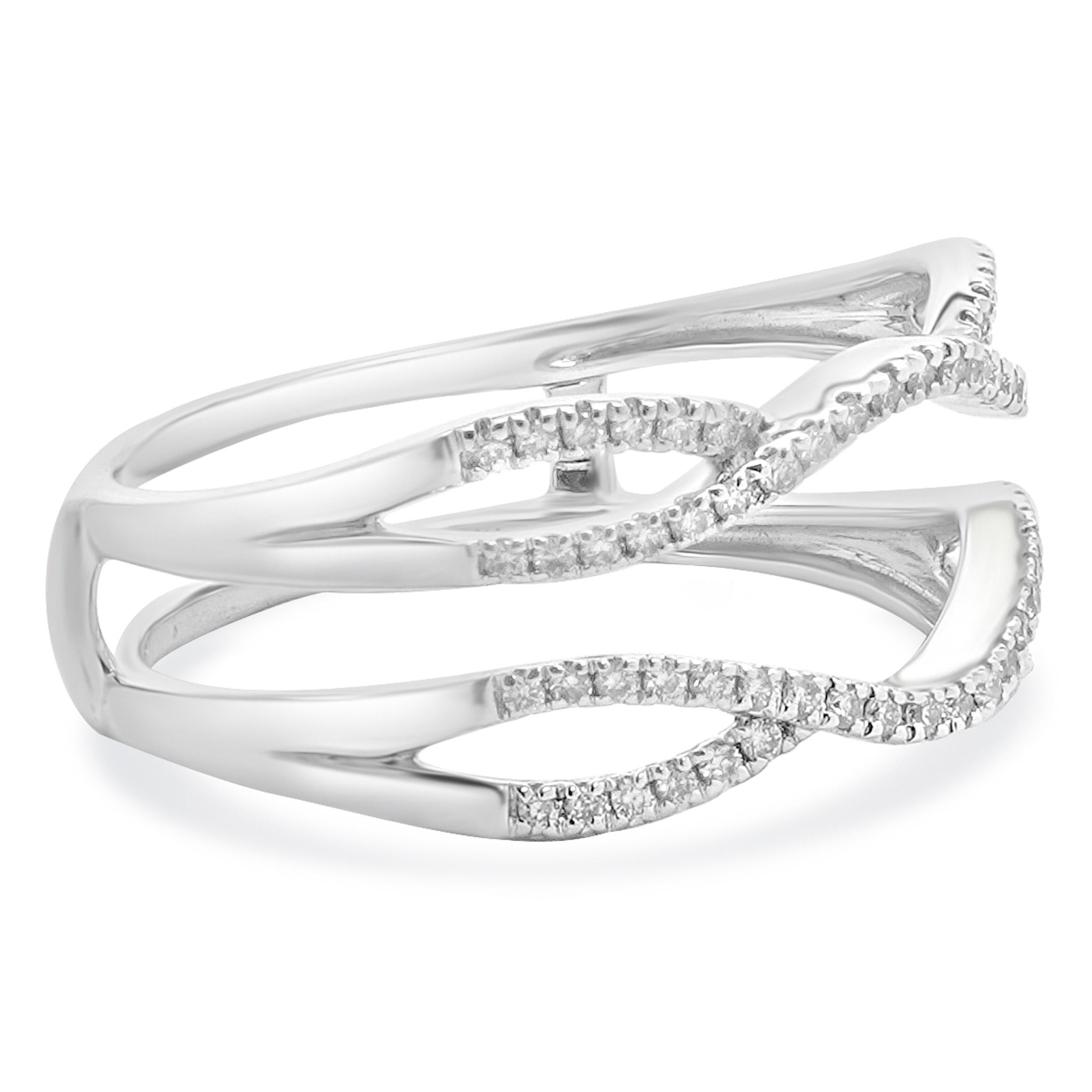 14 Karat White Gold Diamond Twist Ring Gaurd In Excellent Condition For Sale In Scottsdale, AZ