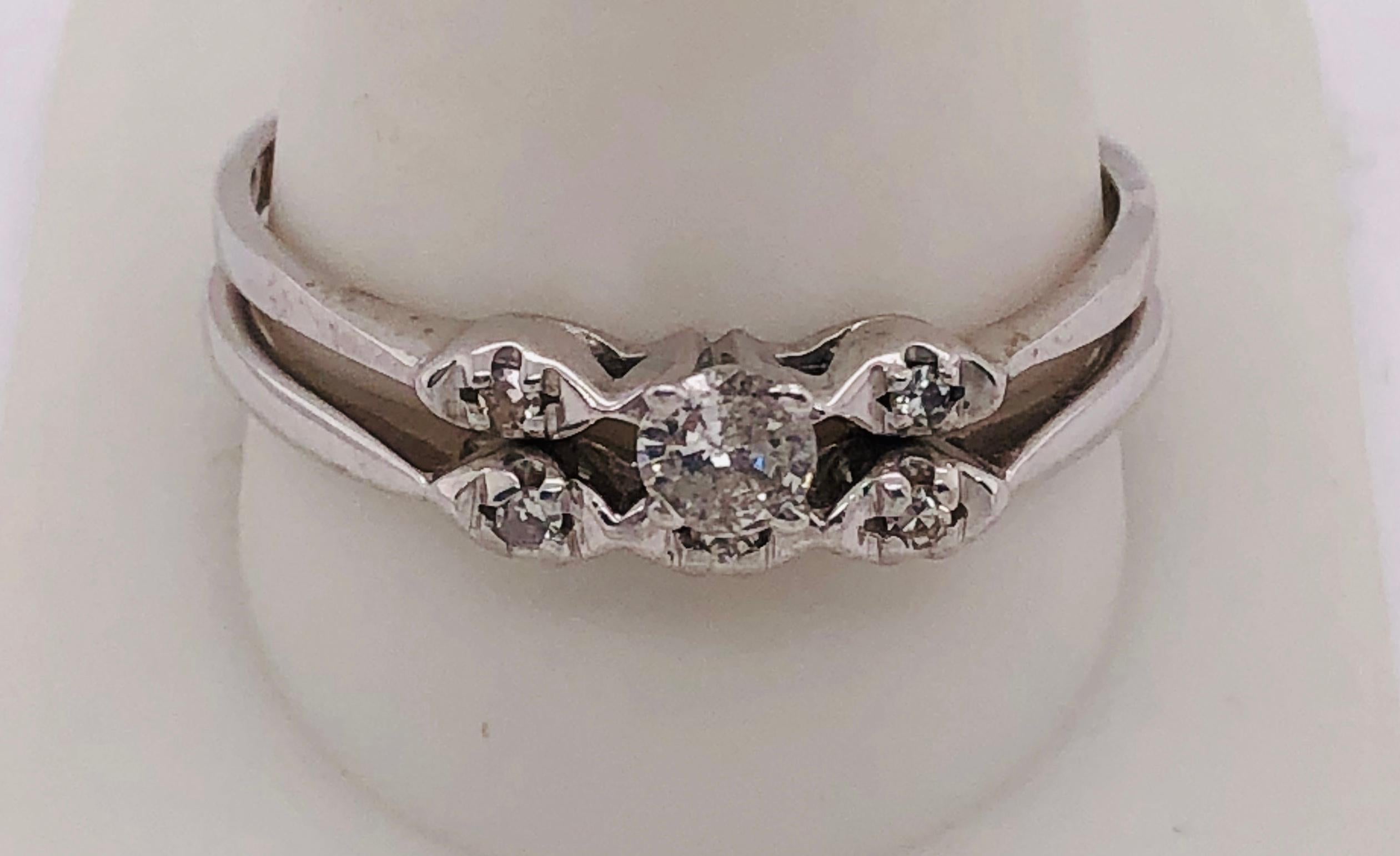 Round Cut 14 Karat White Gold Diamond Two-Piece Set Ring Wedding Engagement Band For Sale