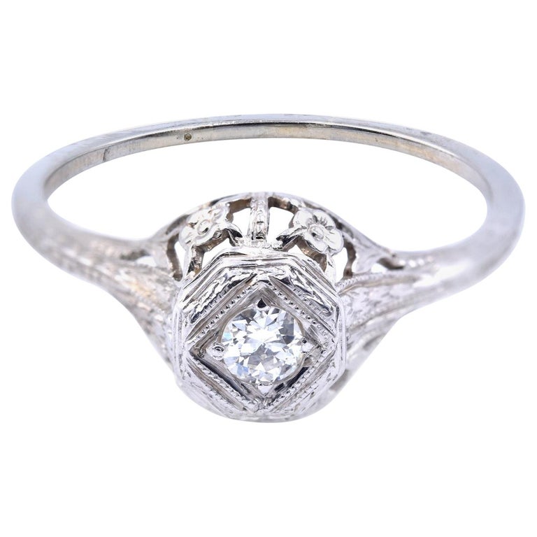 14 Karat White Gold Diamond Vintage Ring For Sale at 1stDibs