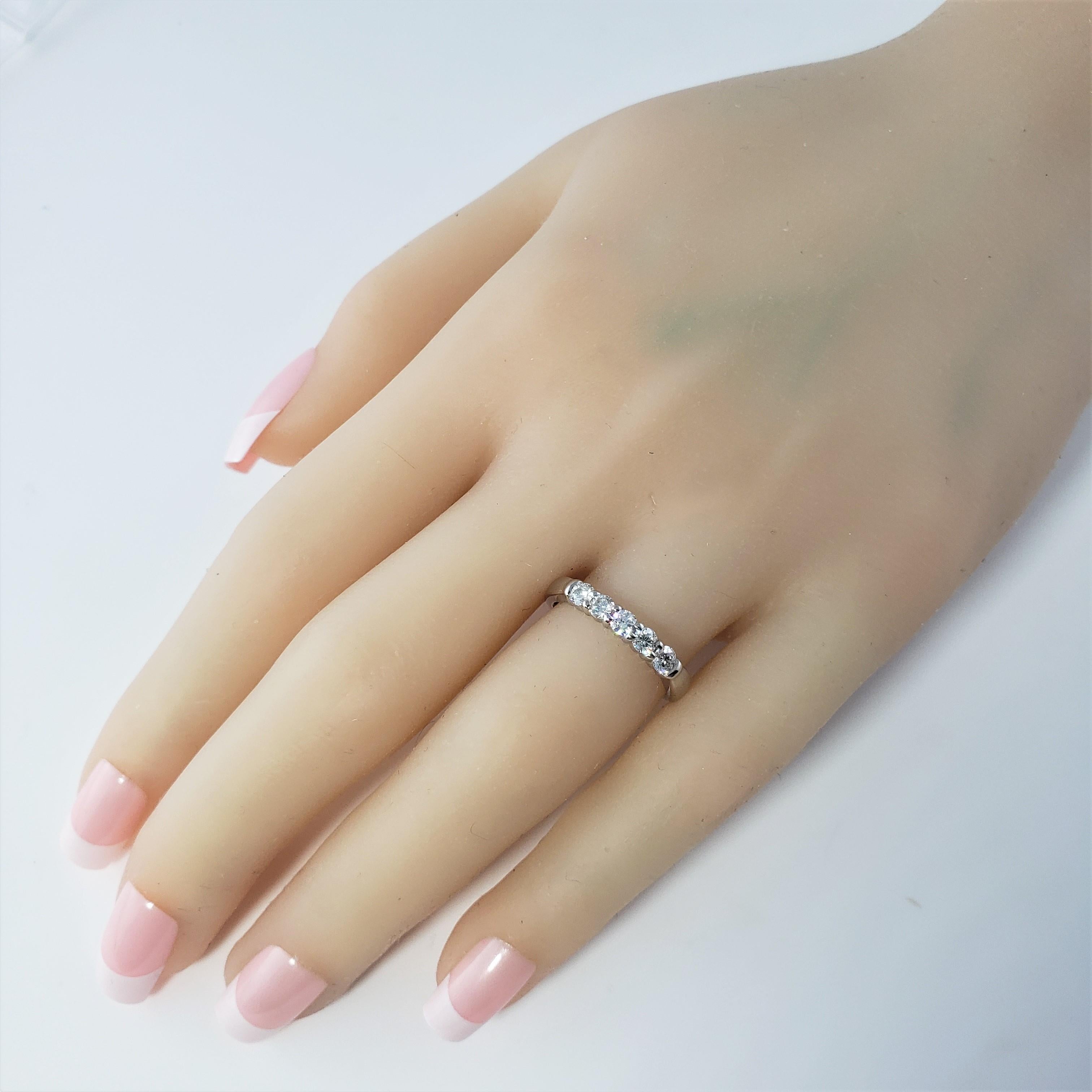 14 Karat White Gold Diamond Wedding/Anniversary Ring For Sale 1