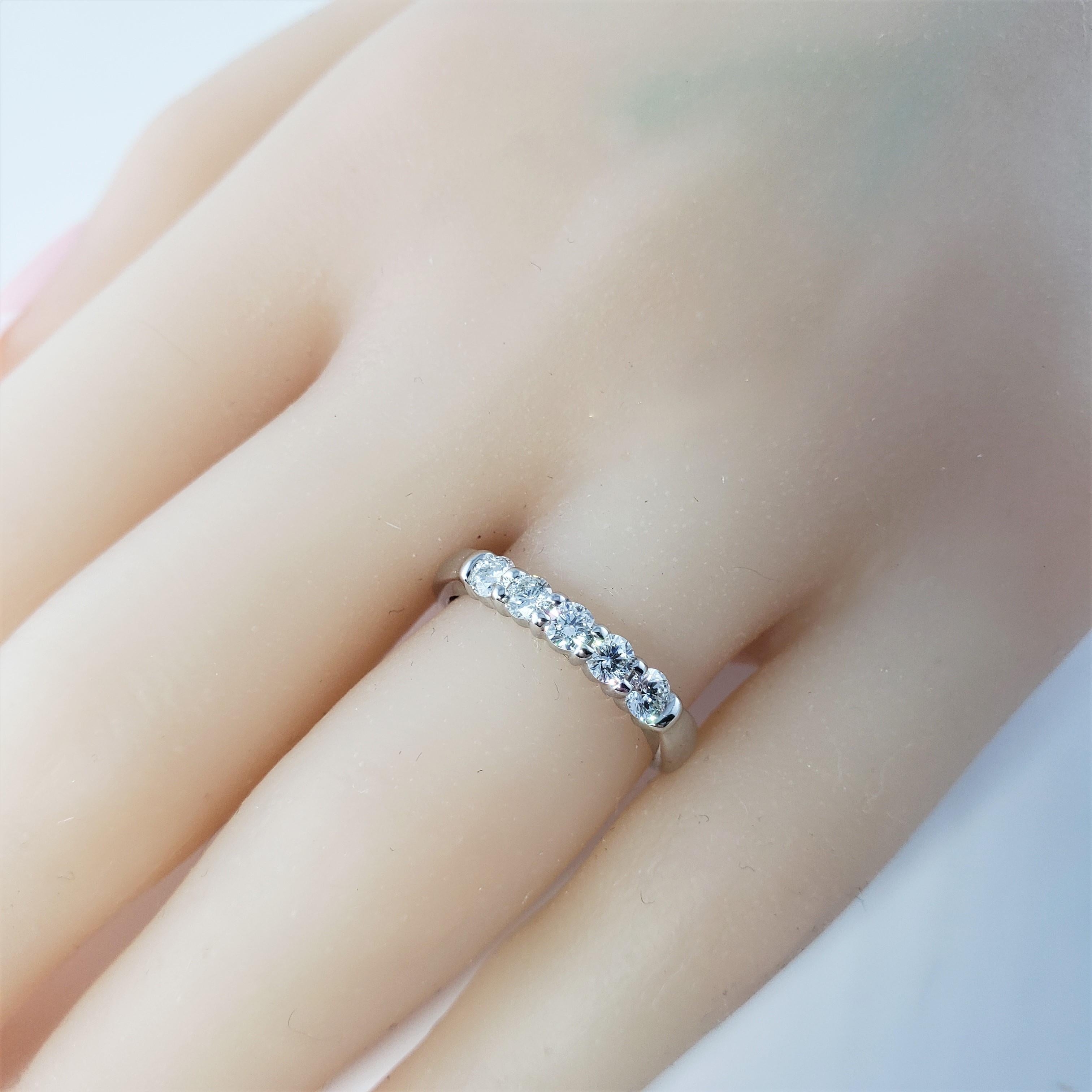 14 Karat White Gold Diamond Wedding/Anniversary Ring For Sale 2