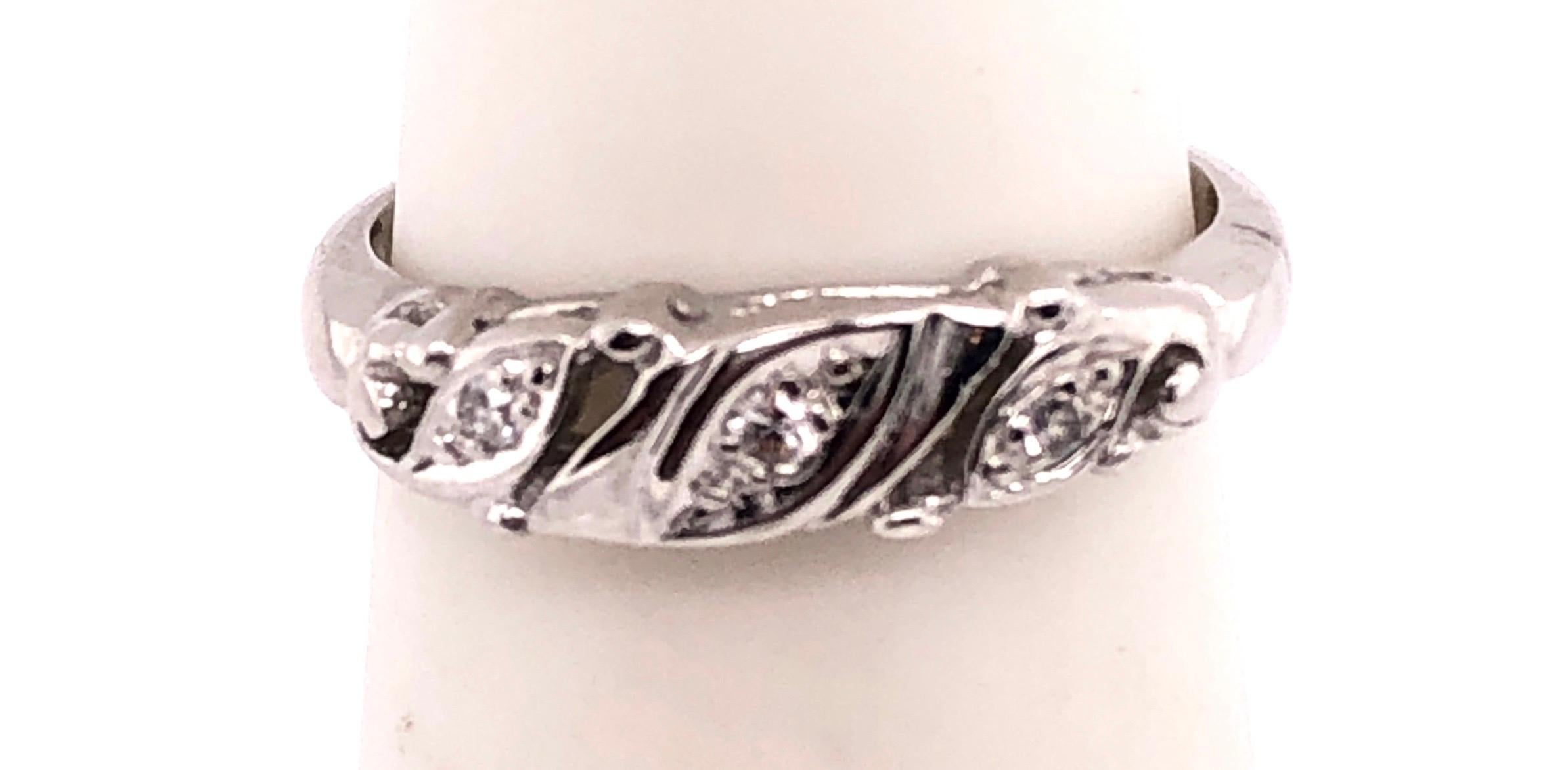 14 Karat Weißgold Diamant-Ehering Brautring mit fünf Diamanten (Moderne) im Angebot