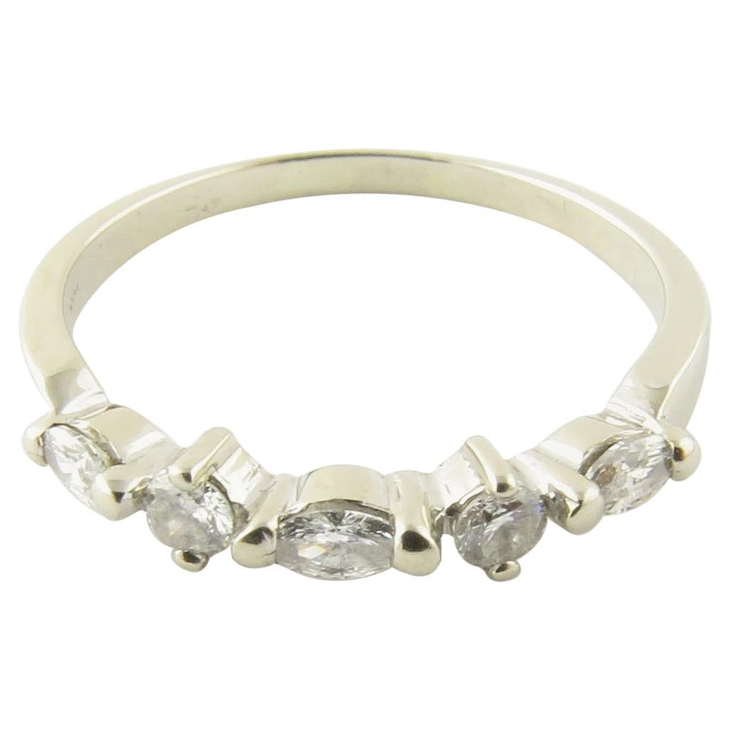 14 Karat White Gold Diamond Wedding Band For Sale at 1stDibs