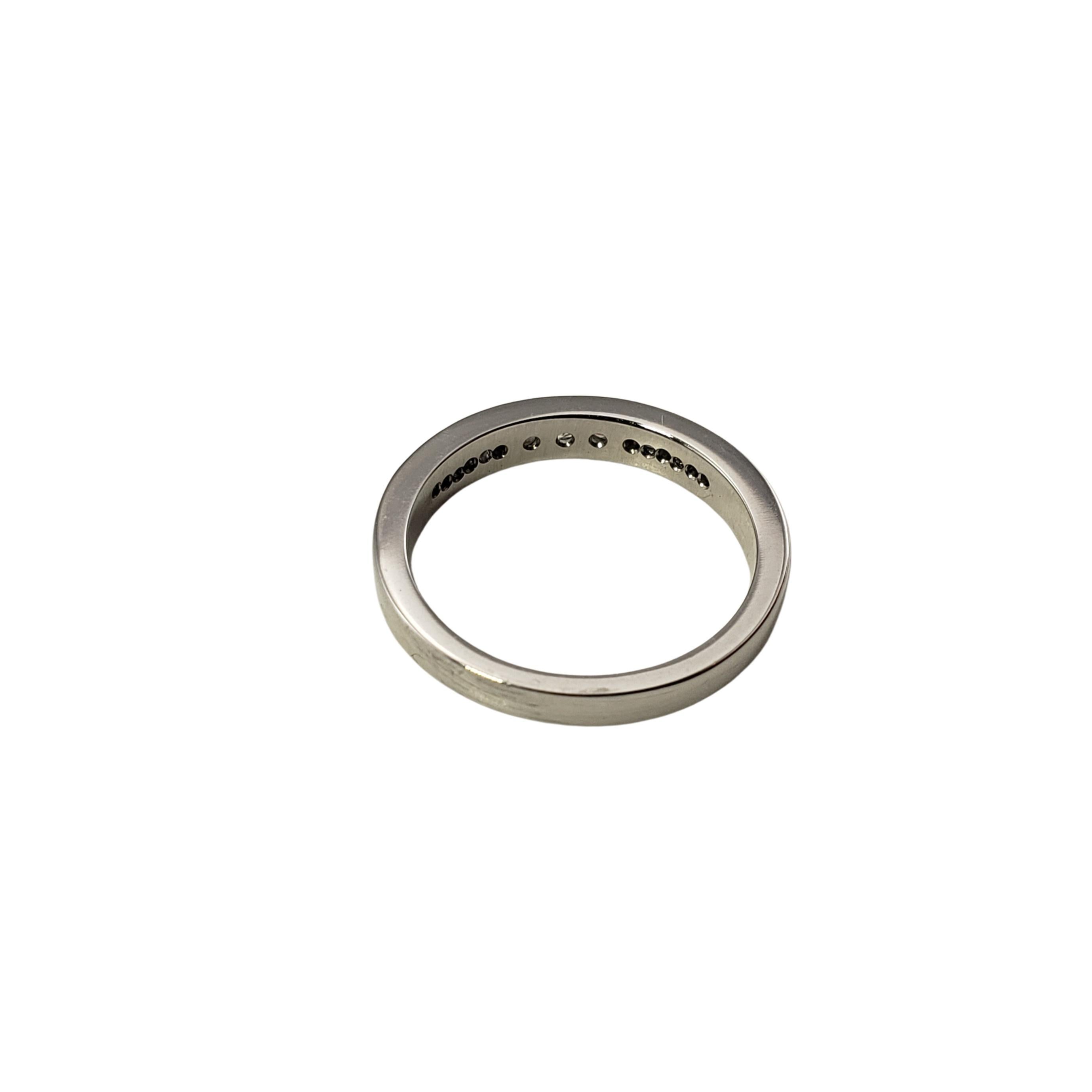 Women's  14 Karat White Gold Diamond Wedding Band Ring Size 6.5 For Sale