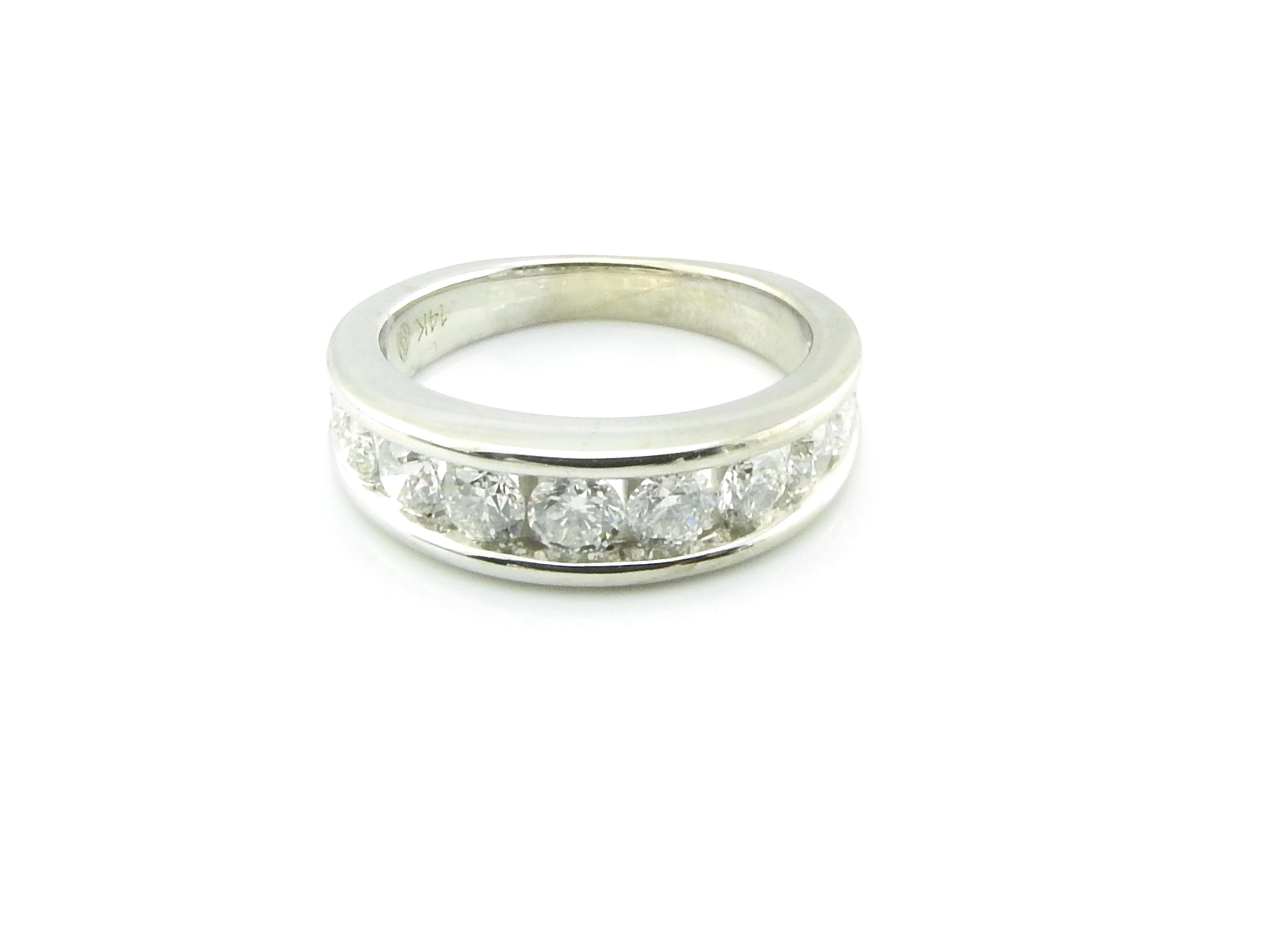 Round Cut 14 Karat White Gold Diamond Wedding Band Size 7.5 #5284 For Sale