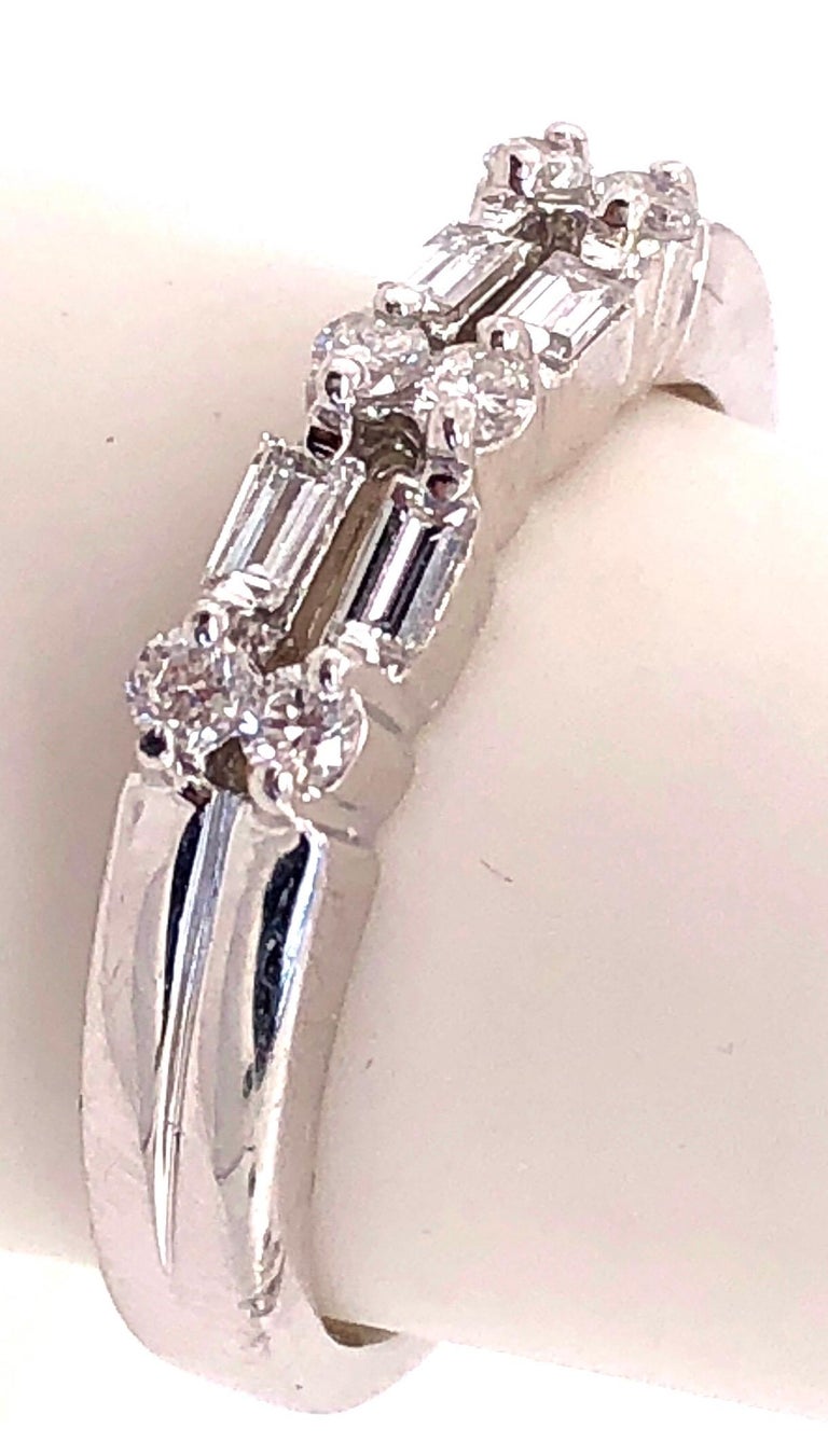 Bague De Mariage Ou Anniversaire En Or Blanc 14 Carats Avec Diamant Simulé 2.50 Ct - Taille US 8.5, Marque Saumya