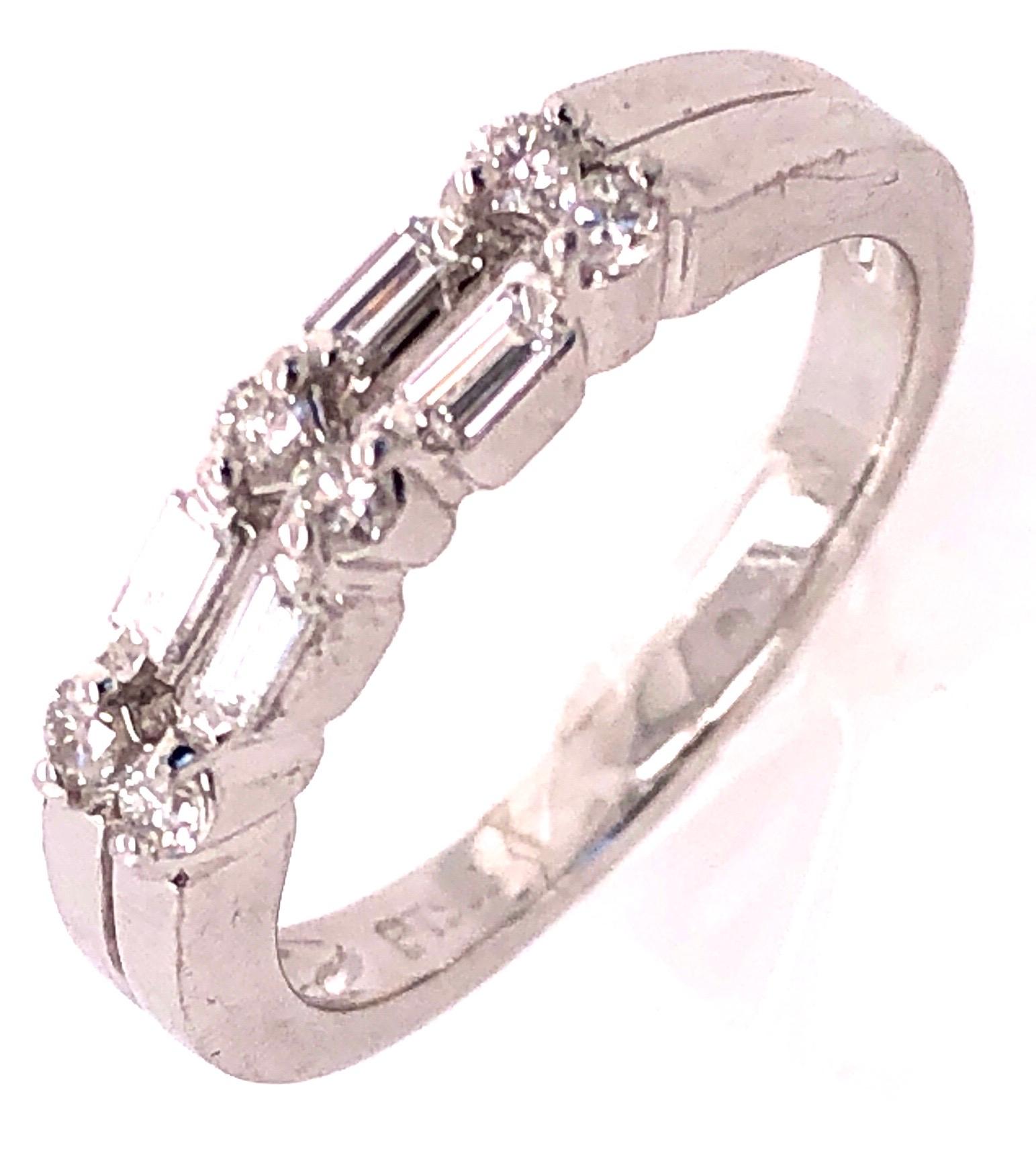 Women's or Men's 14 Karat White Gold Diamond Wedding Bridal Anniversary Band Ring 0.50 TDW For Sale