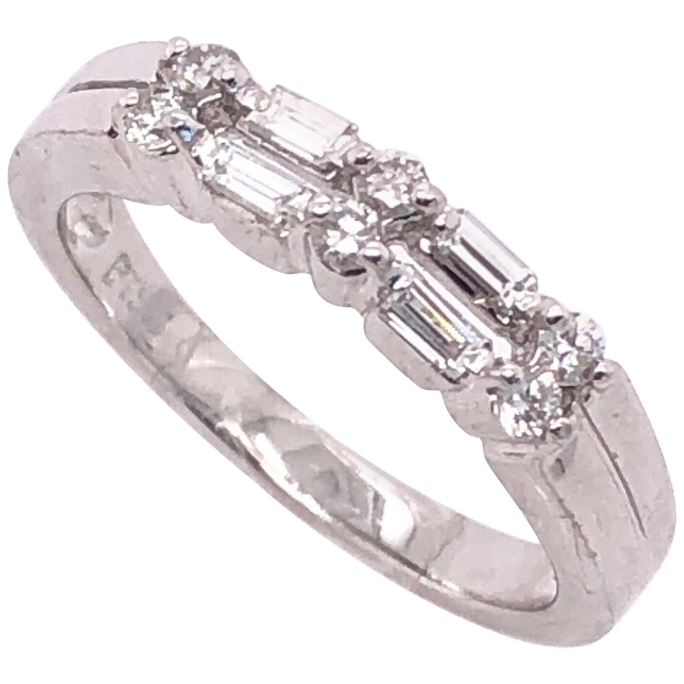 14 Karat White Gold Diamond Wedding Bridal Anniversary Band Ring 0.50 TDW For Sale