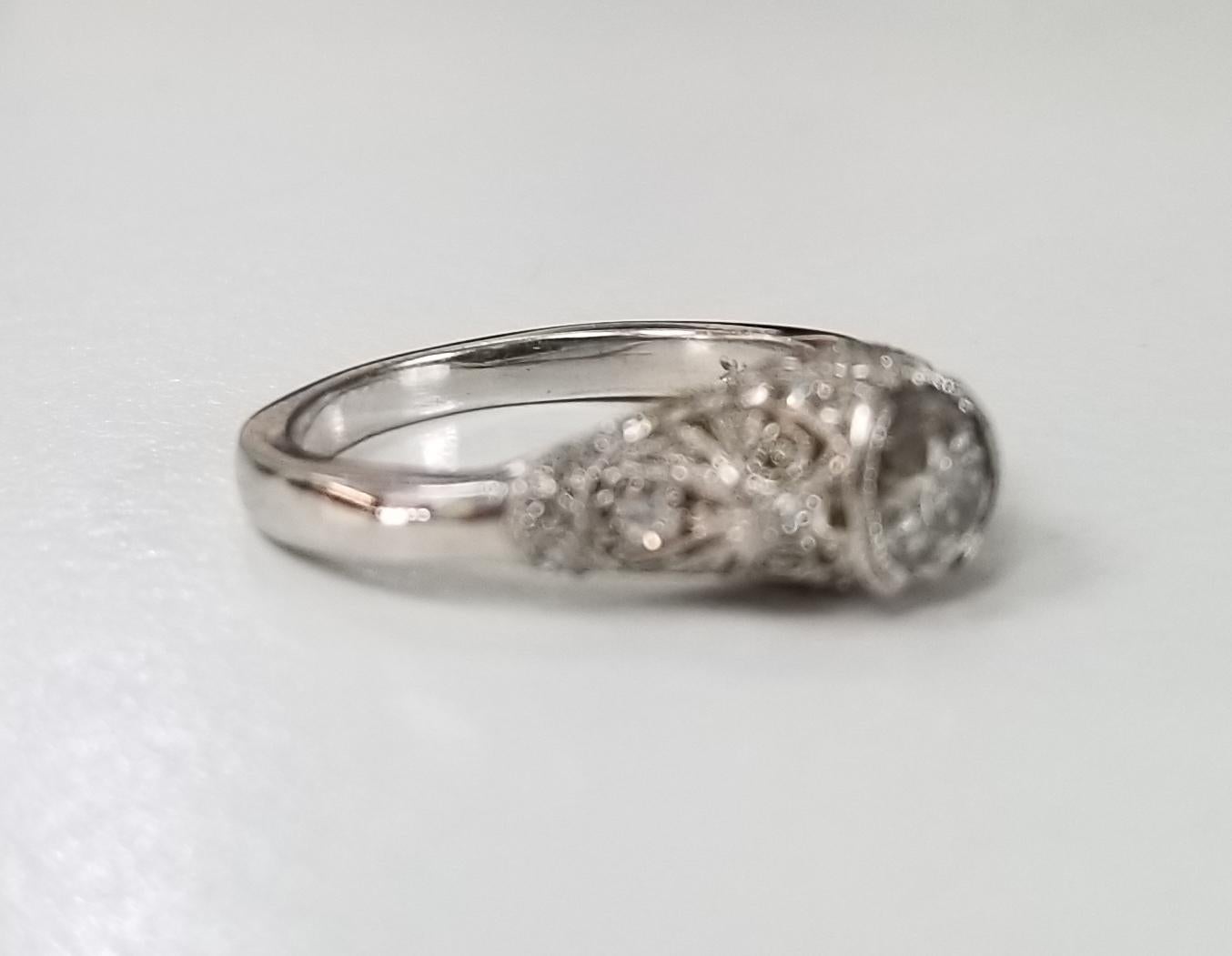 14 Karat Weißgold Diamant Hochzeit Vintage aussehender Ring (Rundschliff) im Angebot
