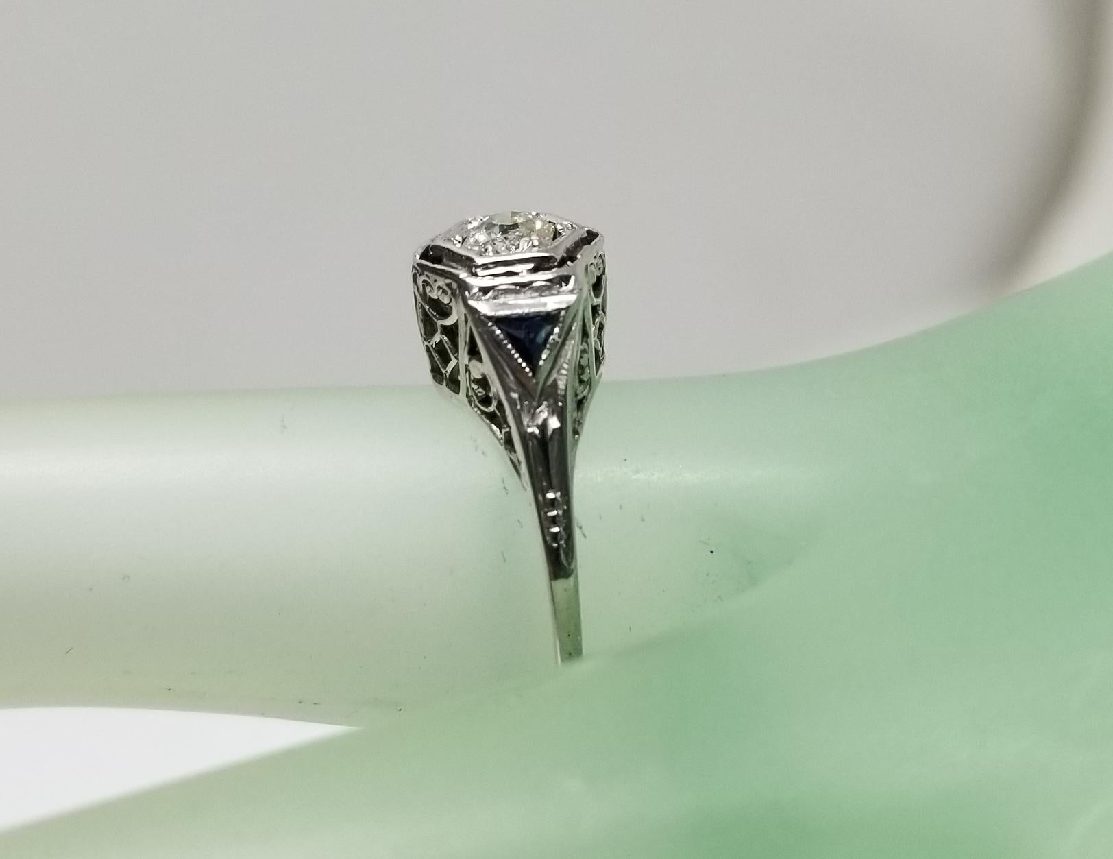 14 Karat White Gold Diamond Wedding Vintage Looking Ring For Sale 2