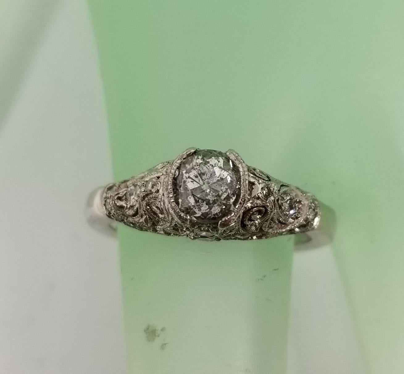 14 Karat White Gold Diamond Wedding Vintage Looking Ring For Sale 3