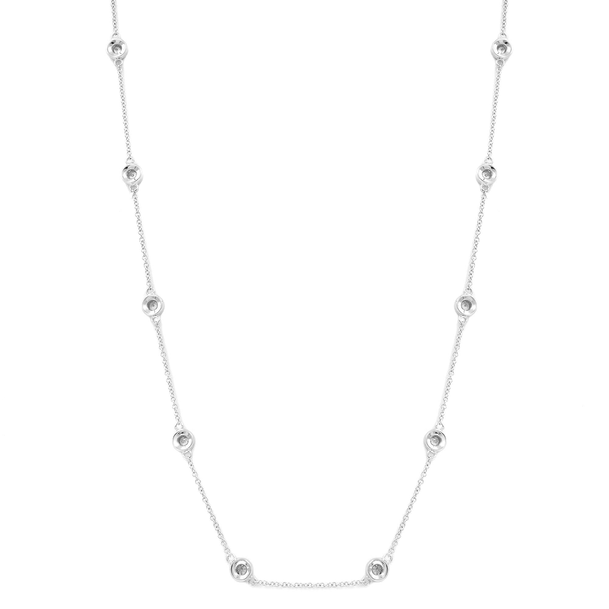 Nuovissimi gioielli di tendenza con oro vero e diamanti veri!
Bella e delicata, questa preziosa collana di diamanti lascerà tutti a bocca aperta nel momento in cui la vedranno. Realizzata in oro massiccio lucidato, questa collana è incastonata con