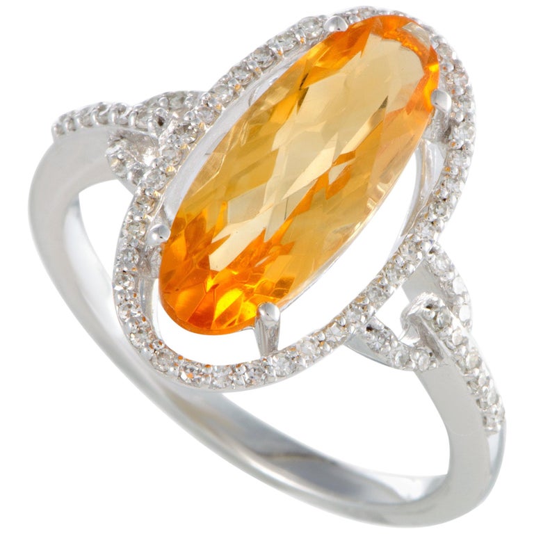 14 Karat White Gold Diamonds and Oval Citrine Ring For Sale at 1stdibs
