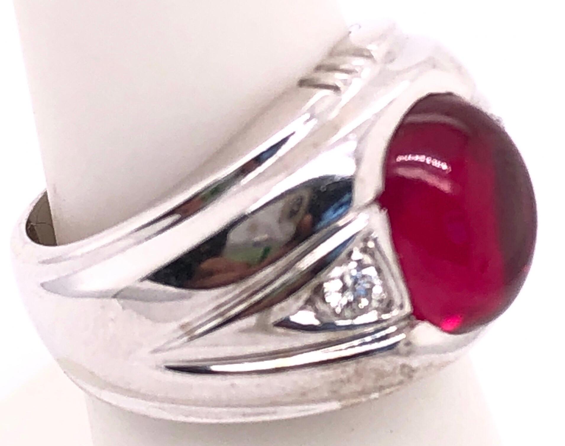 14 Karat White Gold Dome Ring with Garnet Cabochon and Diamond Accents In Good Condition For Sale In Stamford, CT