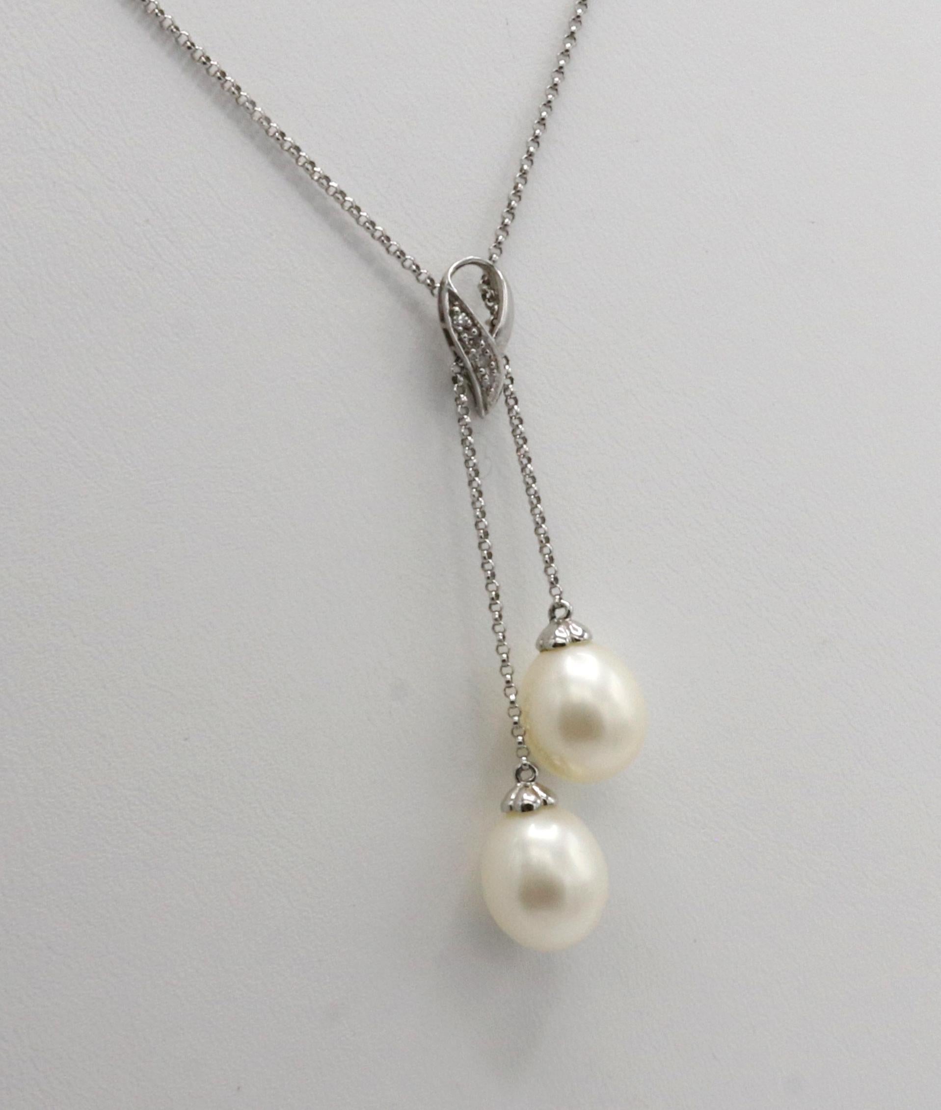Modern 14 Karat White Gold Double Pearl & Natural Diamond Dangle Drop Necklace For Sale