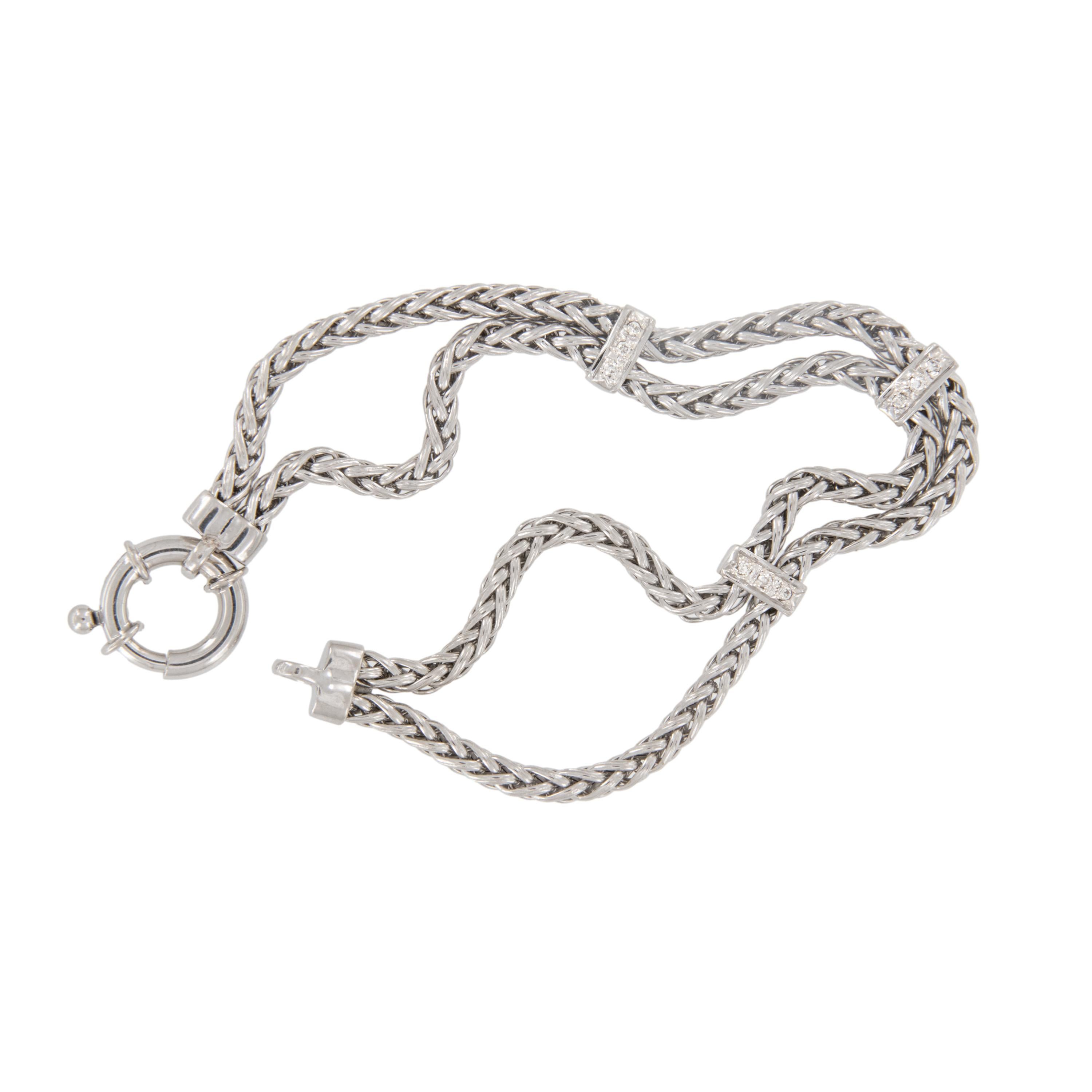 Taille ronde Bracelet à double chaîne tissée en or blanc 14 carats orné de diamants en vente