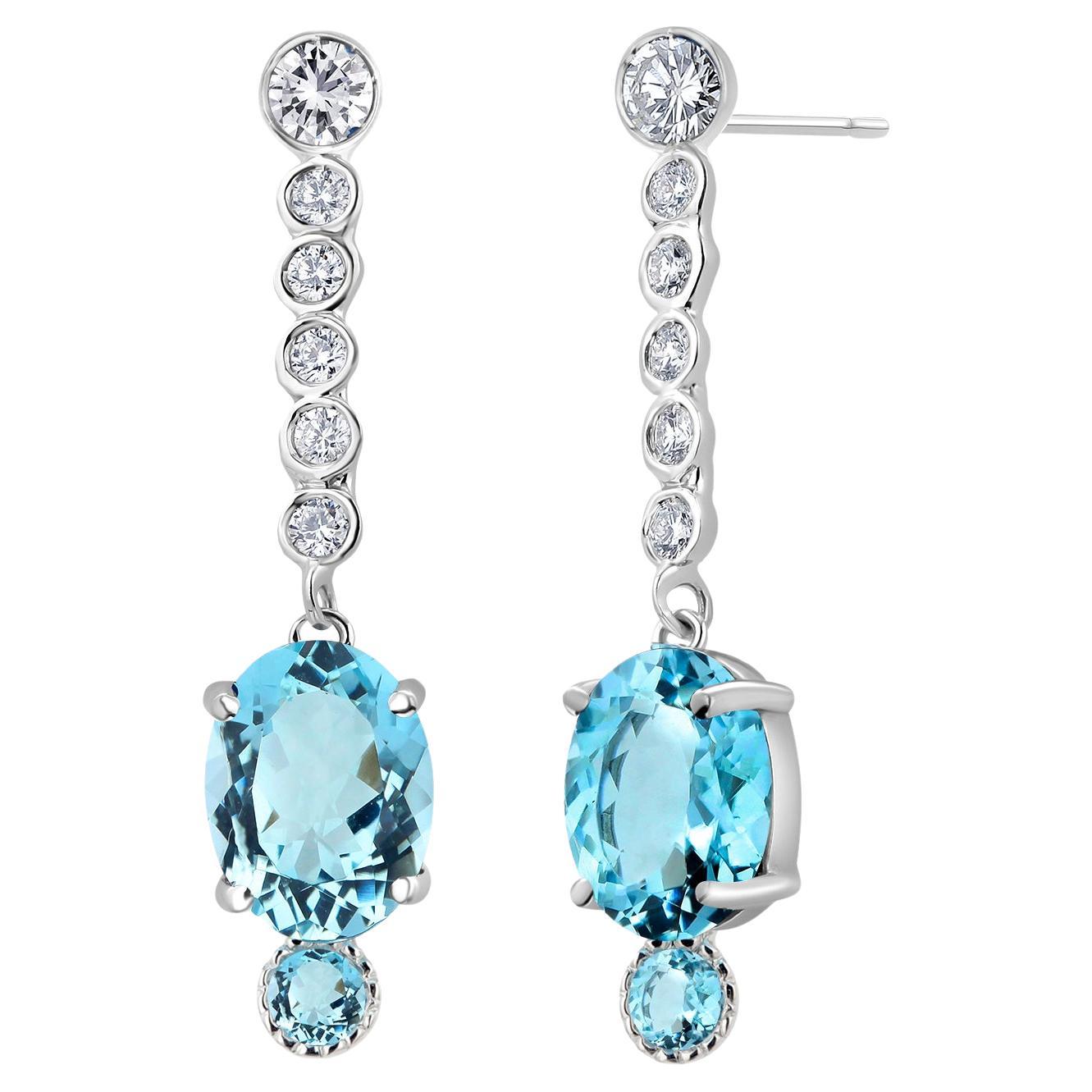 Paire de boucles d
oreilles en or blanc 14 carats avec aigues-marines Santa Maria naturelles et diamants
