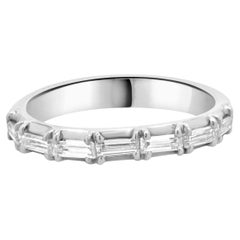 Bague en or blanc 14 carats avec diamants baguettes est-ouest