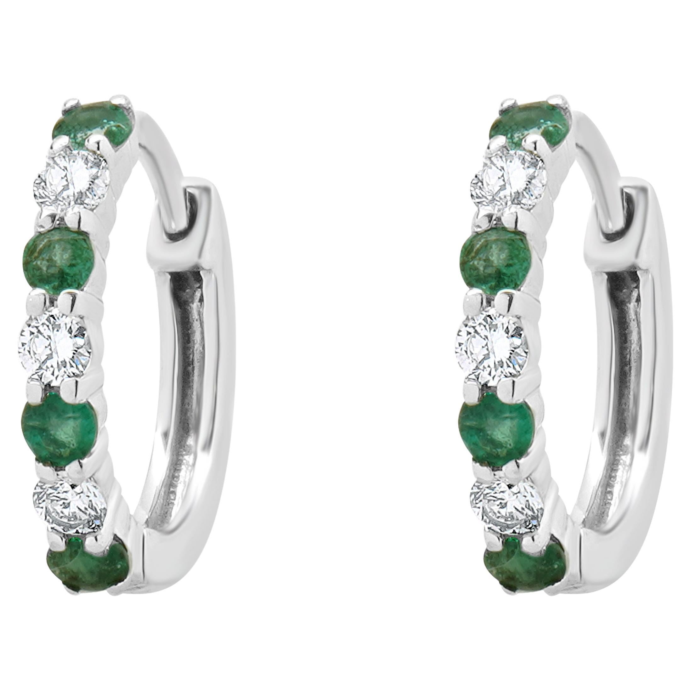 Orecchini a cerchio in oro bianco 14 carati con smeraldo e diamanti