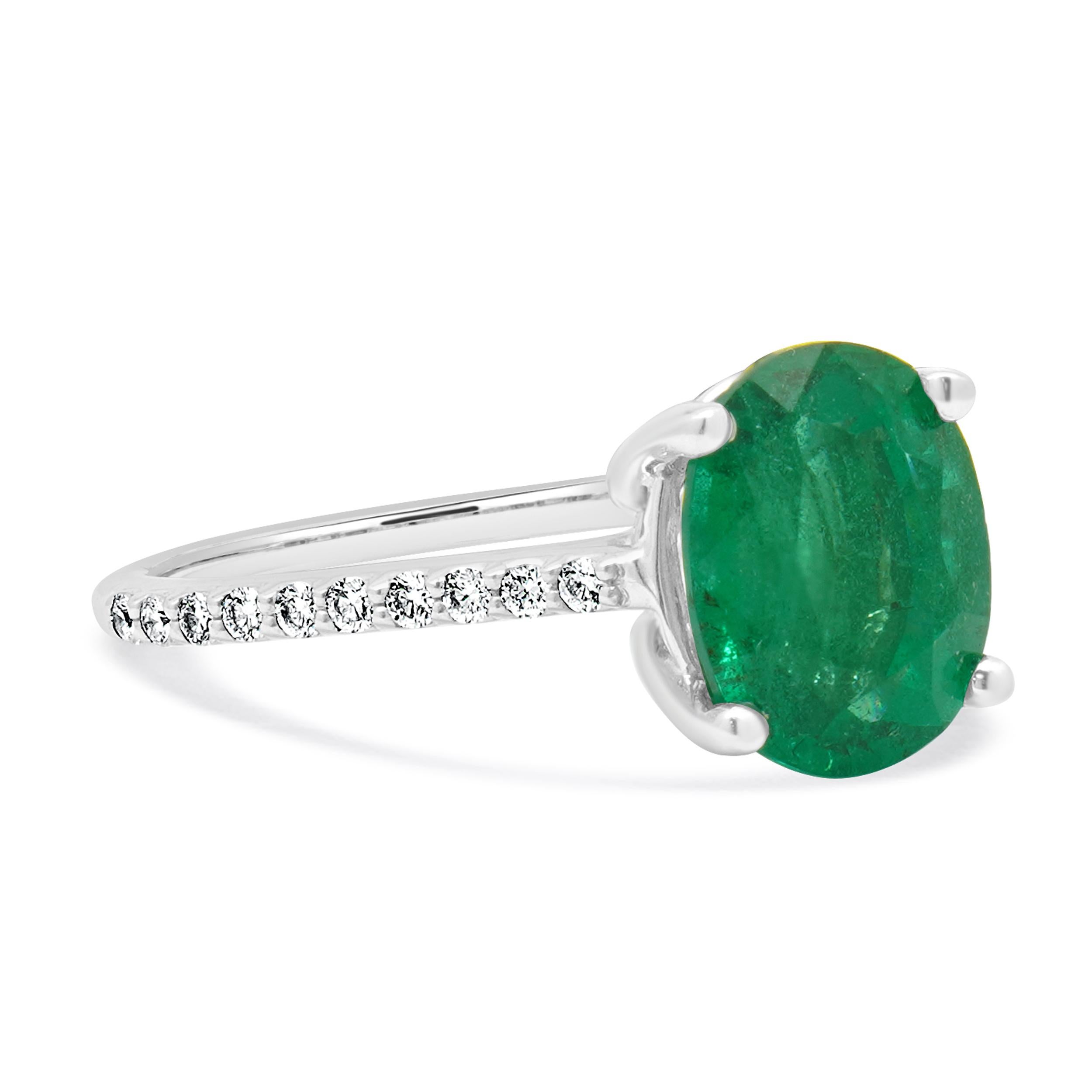 Materiale: oro bianco 14 carati
Diamante: 20 tagli rotondi a brillante = 0,20cttw
Colore: H
Chiarezza: SI1
Smeraldo: taglio ovale = 2,60cttw
Misura dell'anello: 7,5 (si prega di attendere fino a 2 giorni lavorativi in più per le richieste di