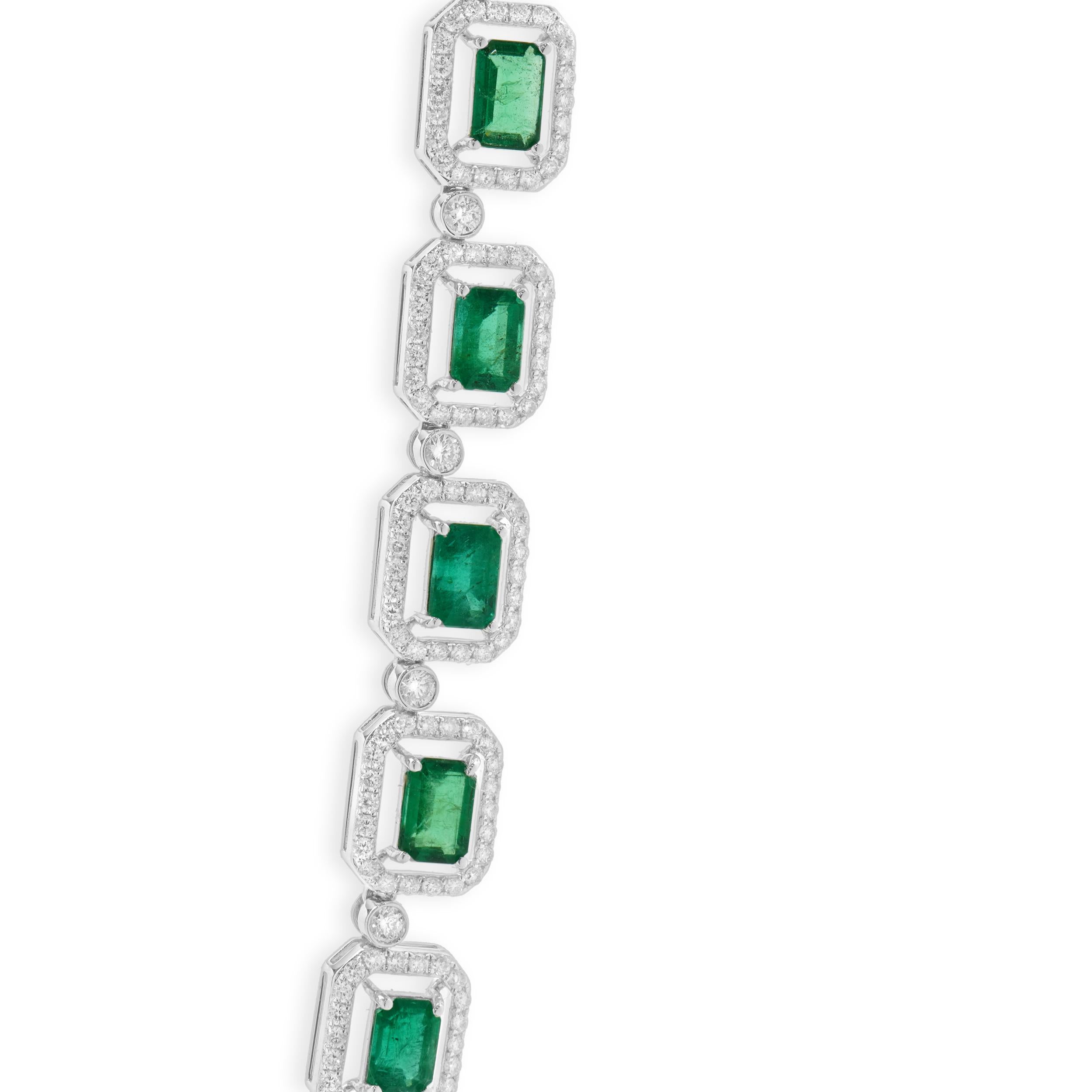 14 Karat White Gold Emerald and Diamond Square Link Necklace In Excellent Condition For Sale In Scottsdale, AZ