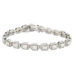 Bracelet tennis en or blanc 14 carats avec halo de diamants taille émeraude