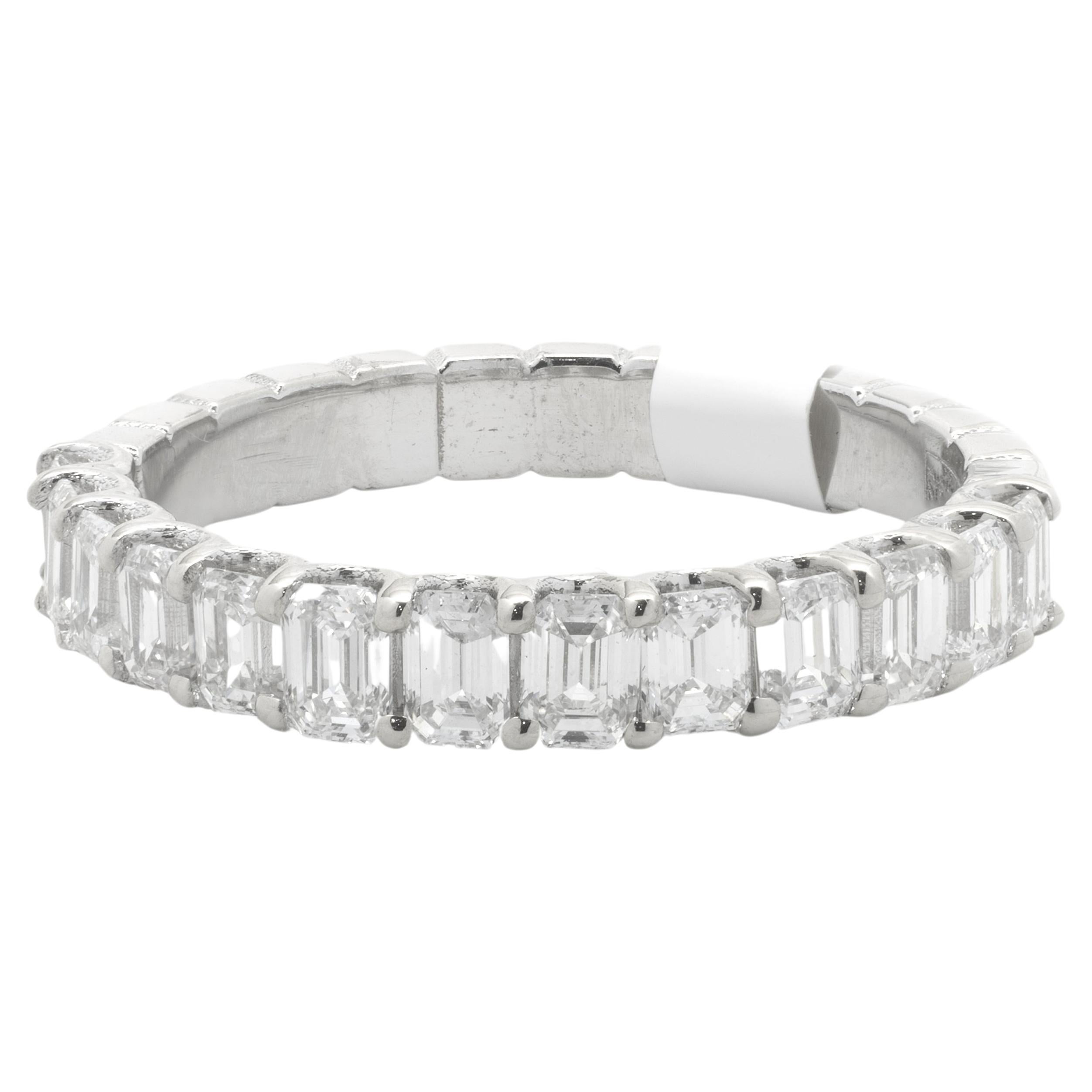 Bracelet en or blanc 14 carats avec diamants taille émeraude