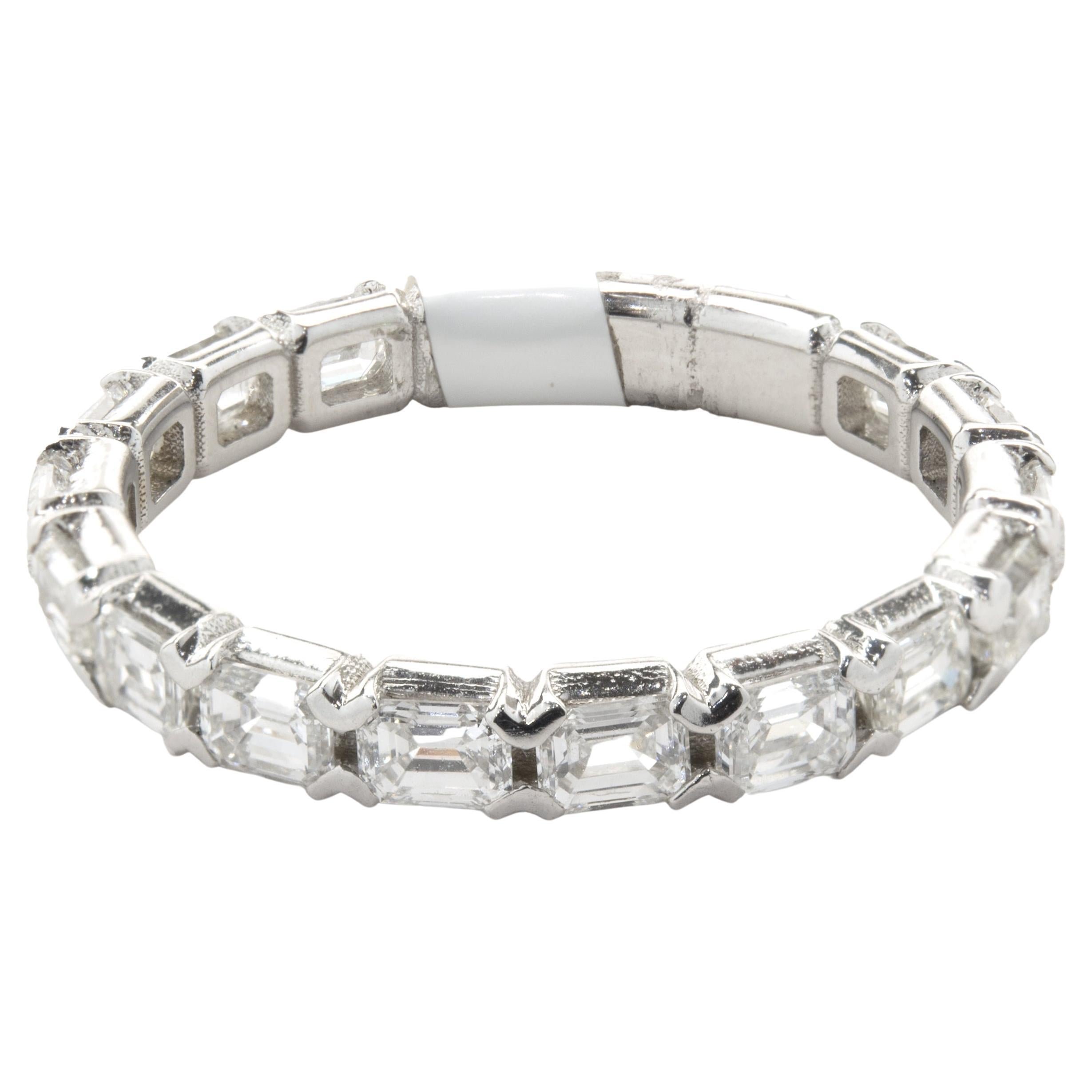 Bracelet en or blanc 14 carats avec diamants taille émeraude