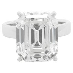 Bague de fiançailles en or blanc 14 carats avec diamant taille émeraude
