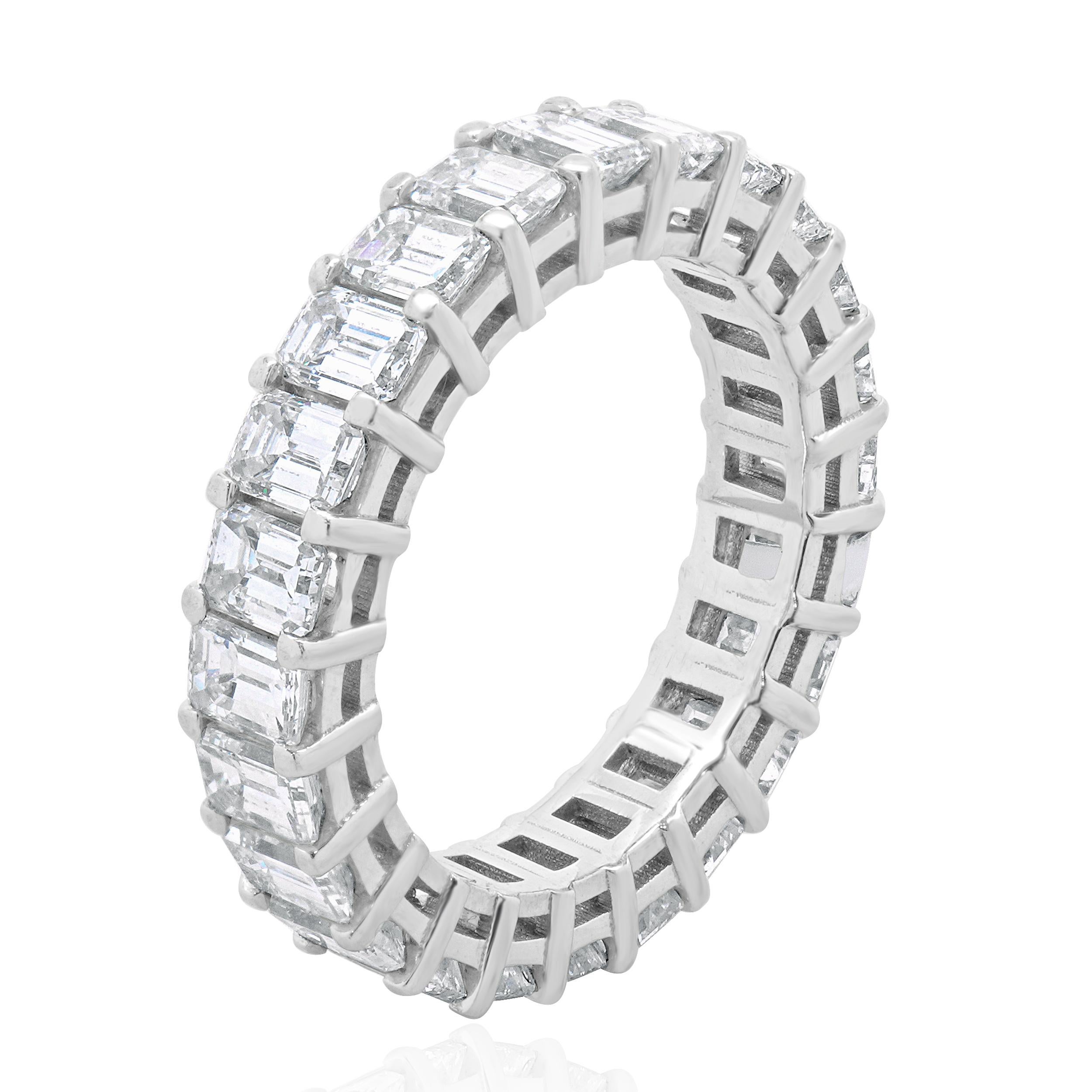 Designer: custom
Material: 14K white gold
Diamond: 24 emerald cut = 4.42cttw
Color: G
Clarity: VS-SI1
Ring size: 6.5 (please allow two additional shipping days for sizing requests)
Weight: 5.36 grams
