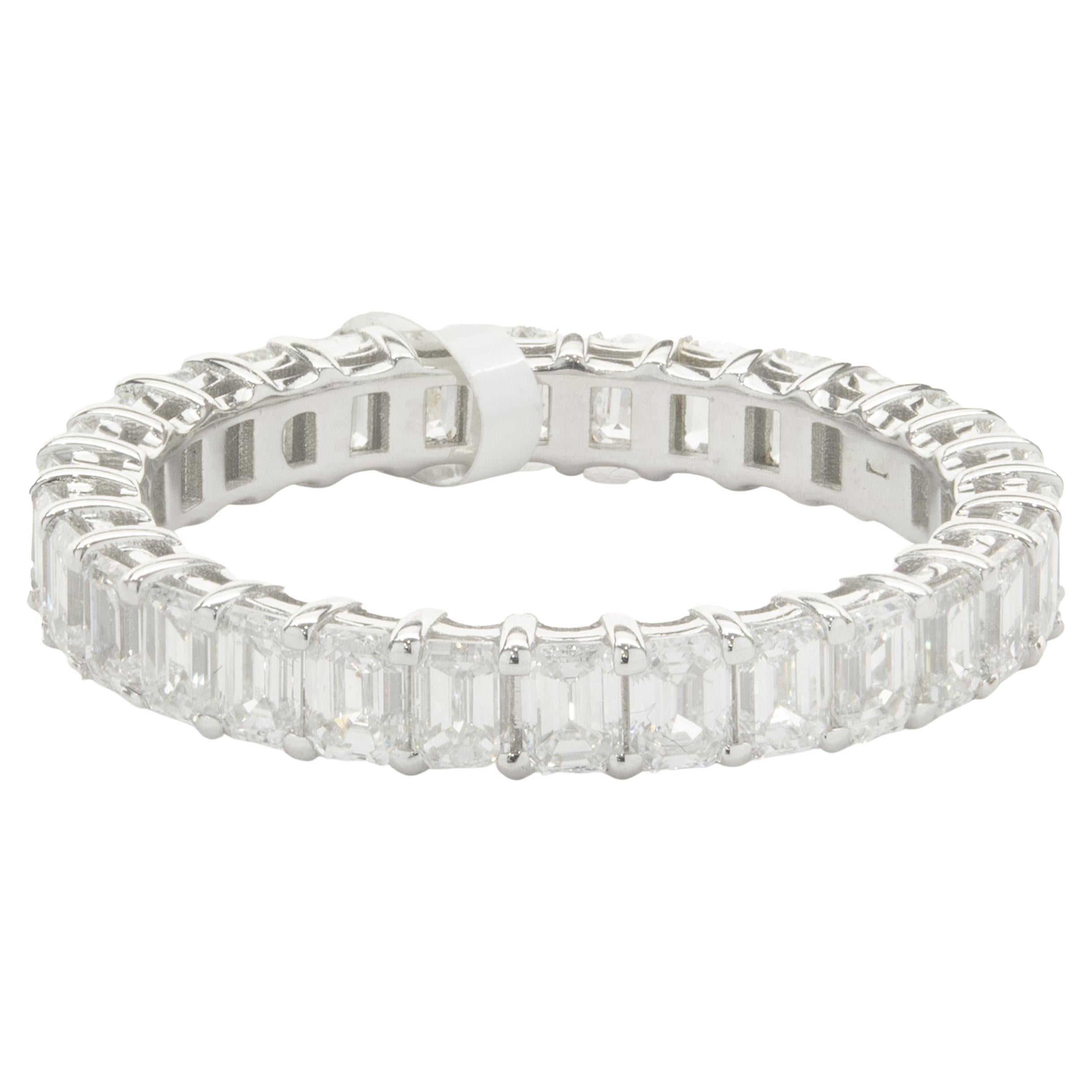 Bracelet d'éternité en or blanc 14 carats avec diamants taille émeraude