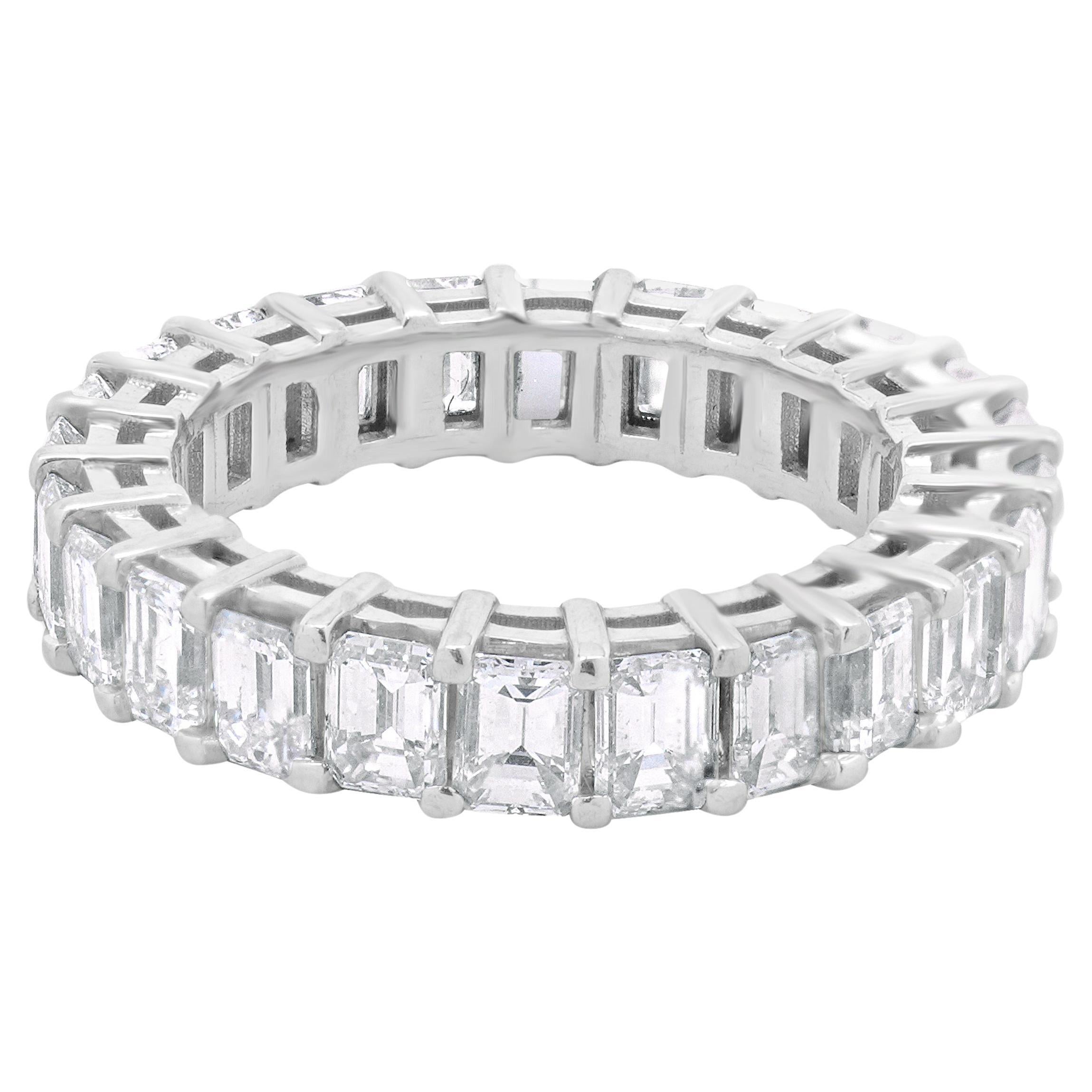 Bracelet d'éternité en or blanc 14 carats avec diamants taille émeraude en vente