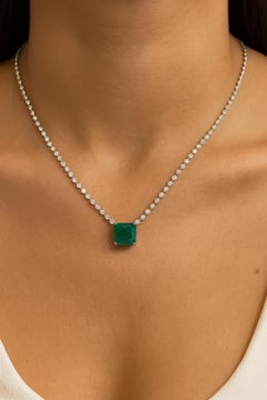 14 Karat White Gold Emerald Cut Emerald Diamond Pendant Necklace Jewelry