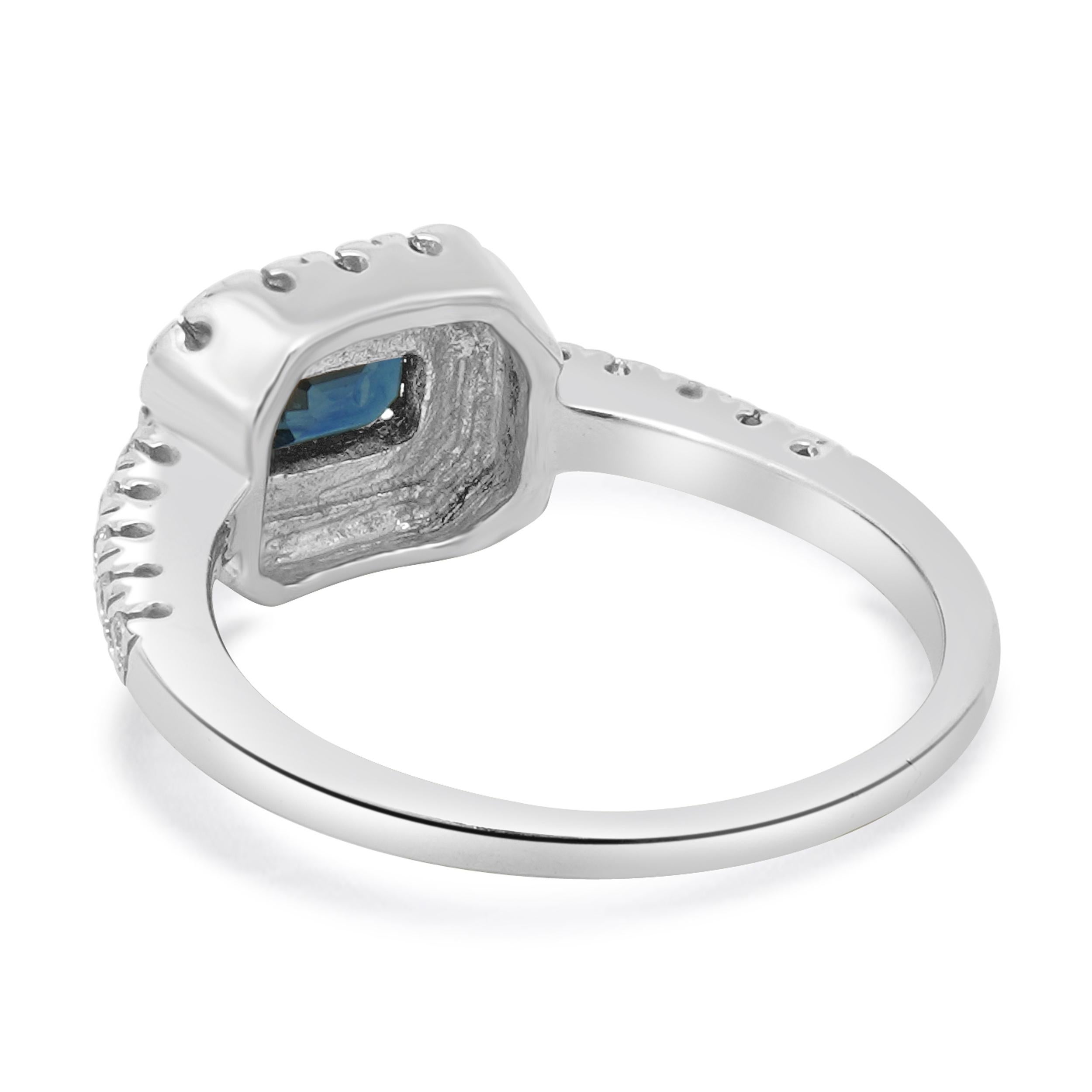 Taille émeraude Bague en or blanc 14 carats, saphir taille émeraude et diamant en vente