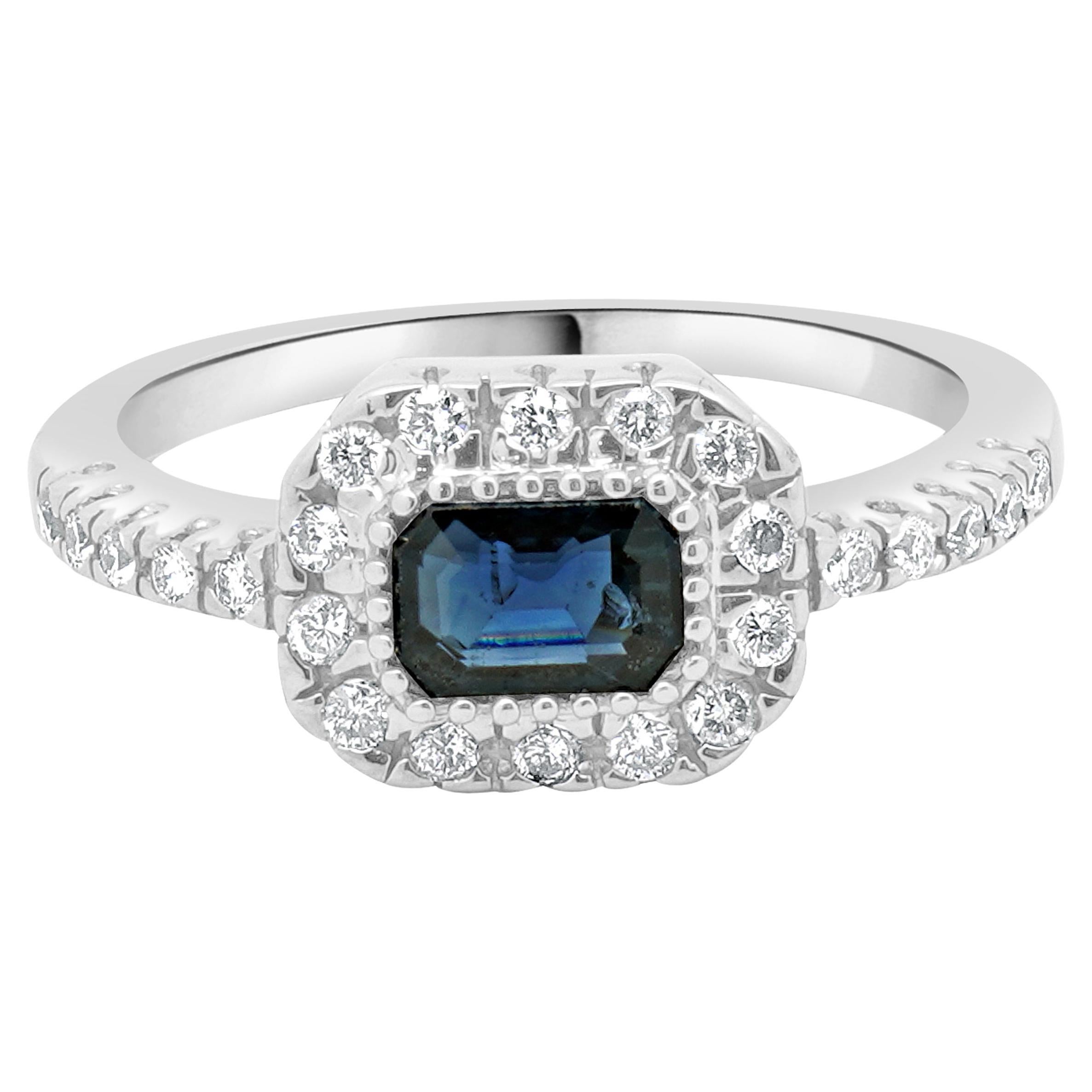 Bague en or blanc 14 carats, saphir taille émeraude et diamant