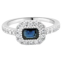 Bague en or blanc 14 carats, saphir taille émeraude et diamant