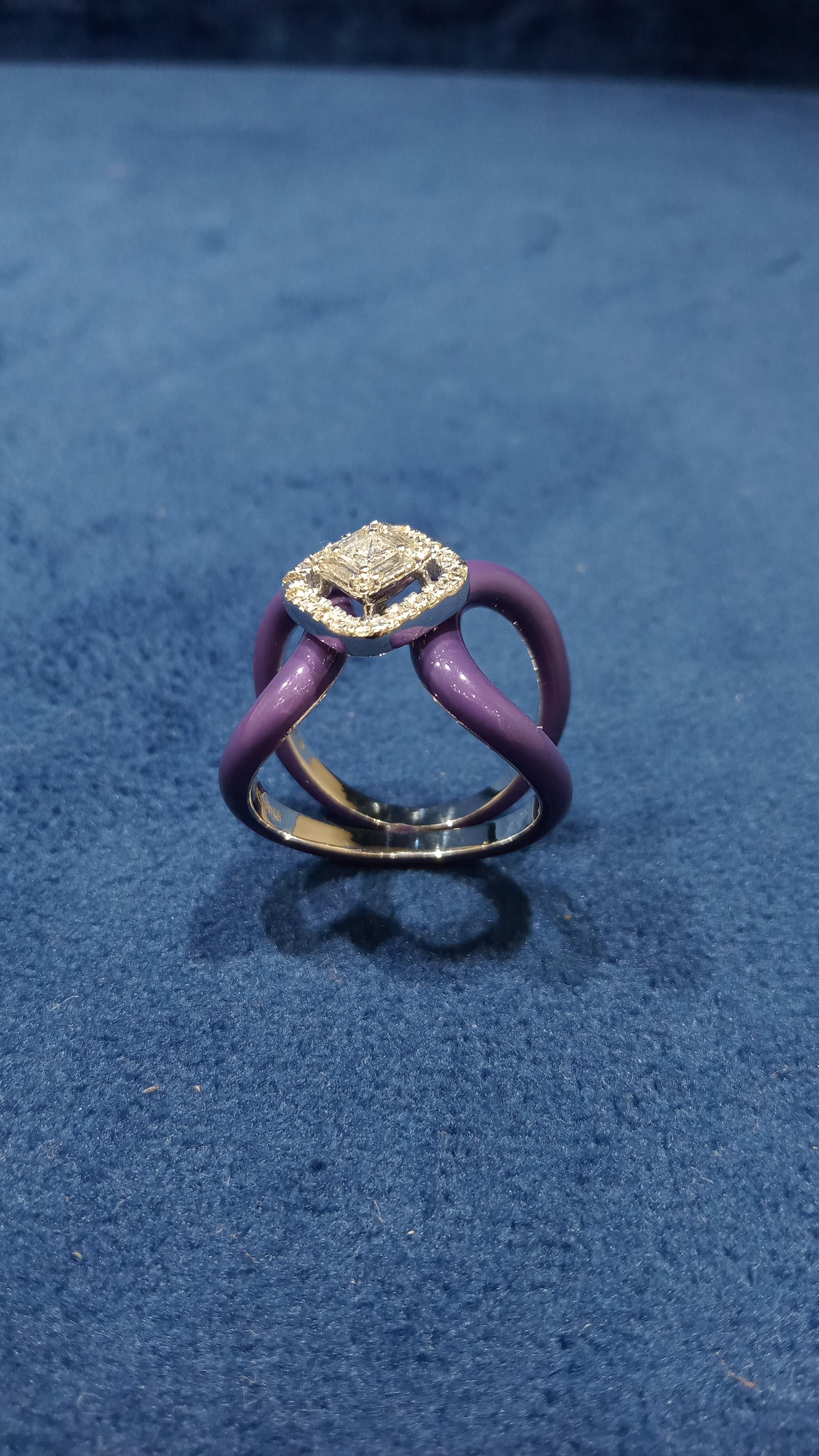 For Sale:  14 Karat White Gold Enamel Fancy Shape White Diamond Ring 5