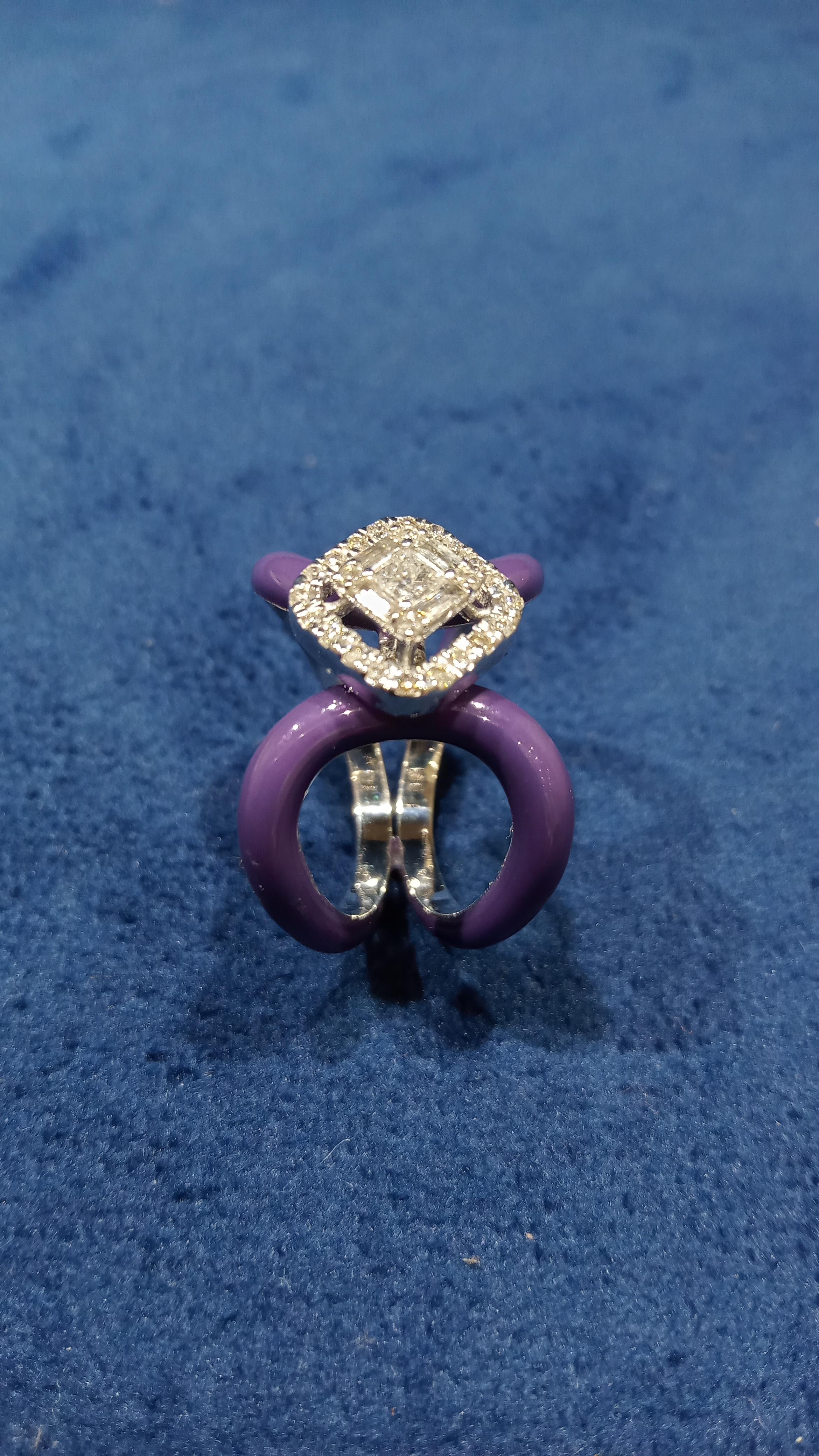 For Sale:  14 Karat White Gold Enamel Fancy Shape White Diamond Ring 6